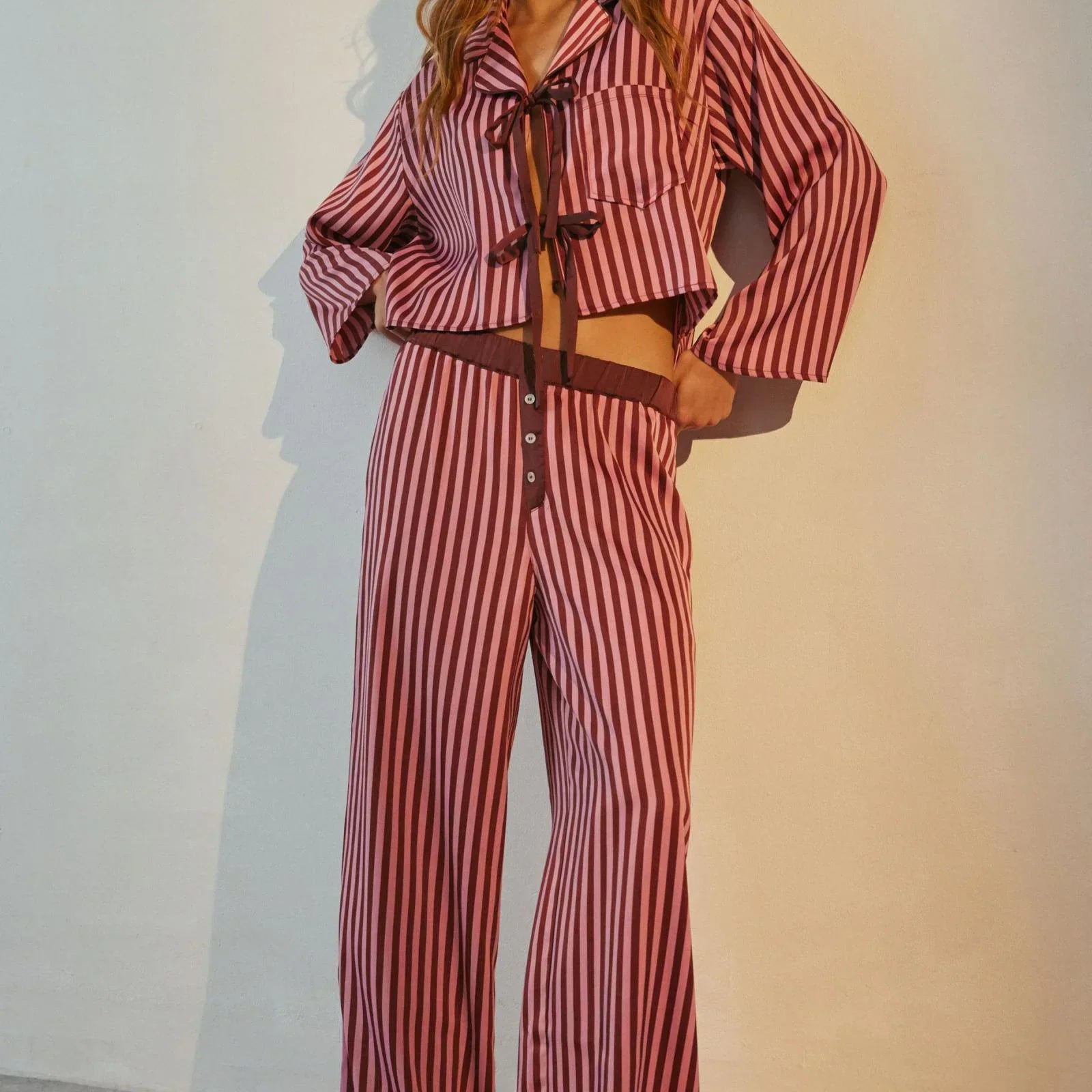 Çizgili Bağcıklı Saten Pijama