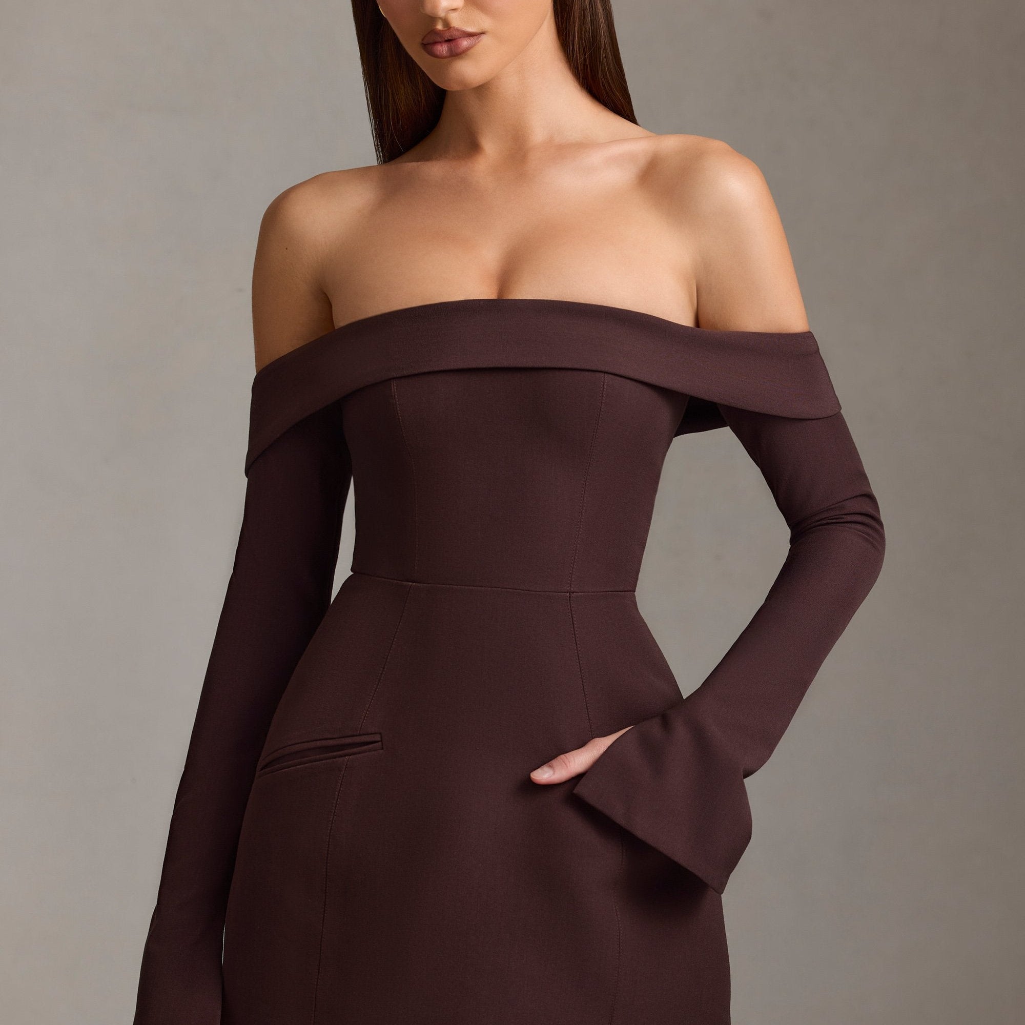 Seraphina Off-Shoulder Yapılandırılmış A Kesim Mini Elbise – Çikolata Kahvesi