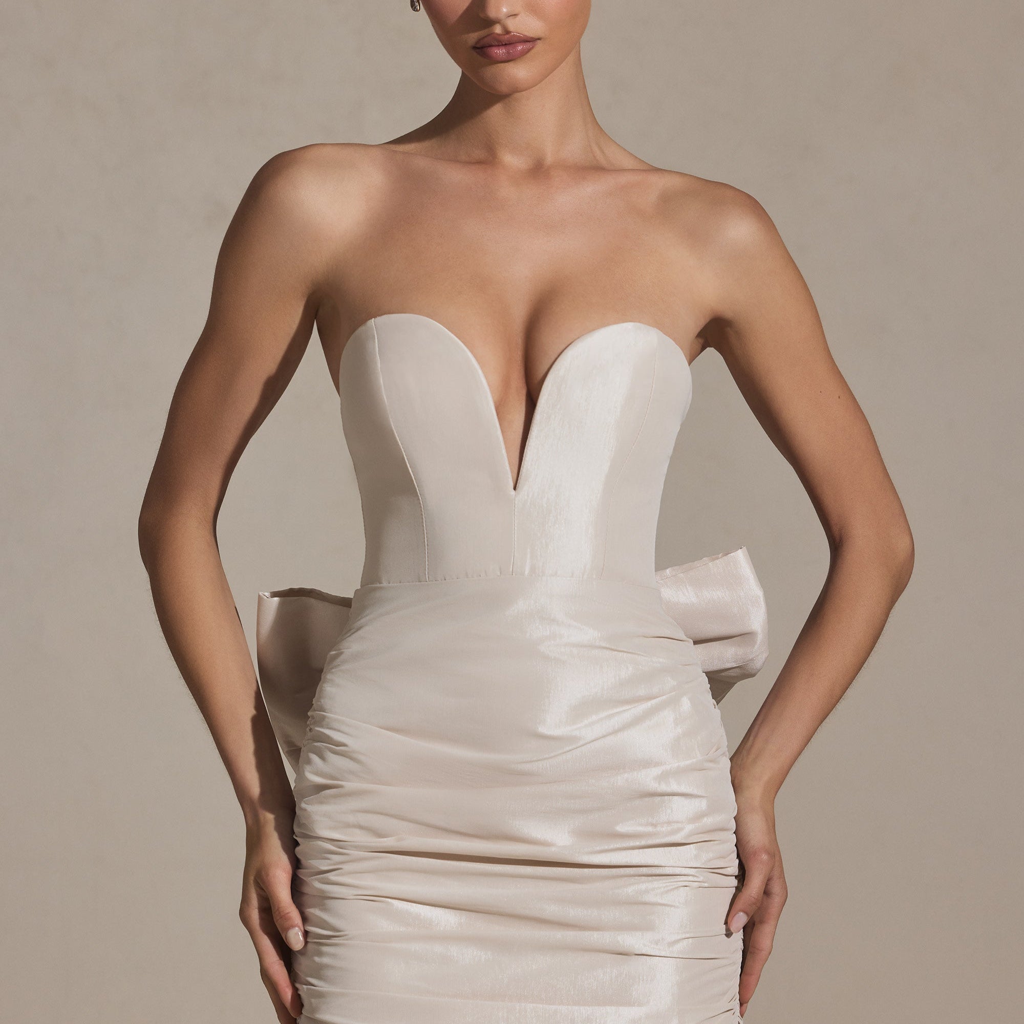 Viviana Straplez Drapeli Fiyonklu Mini Elbise – Sedef Krem