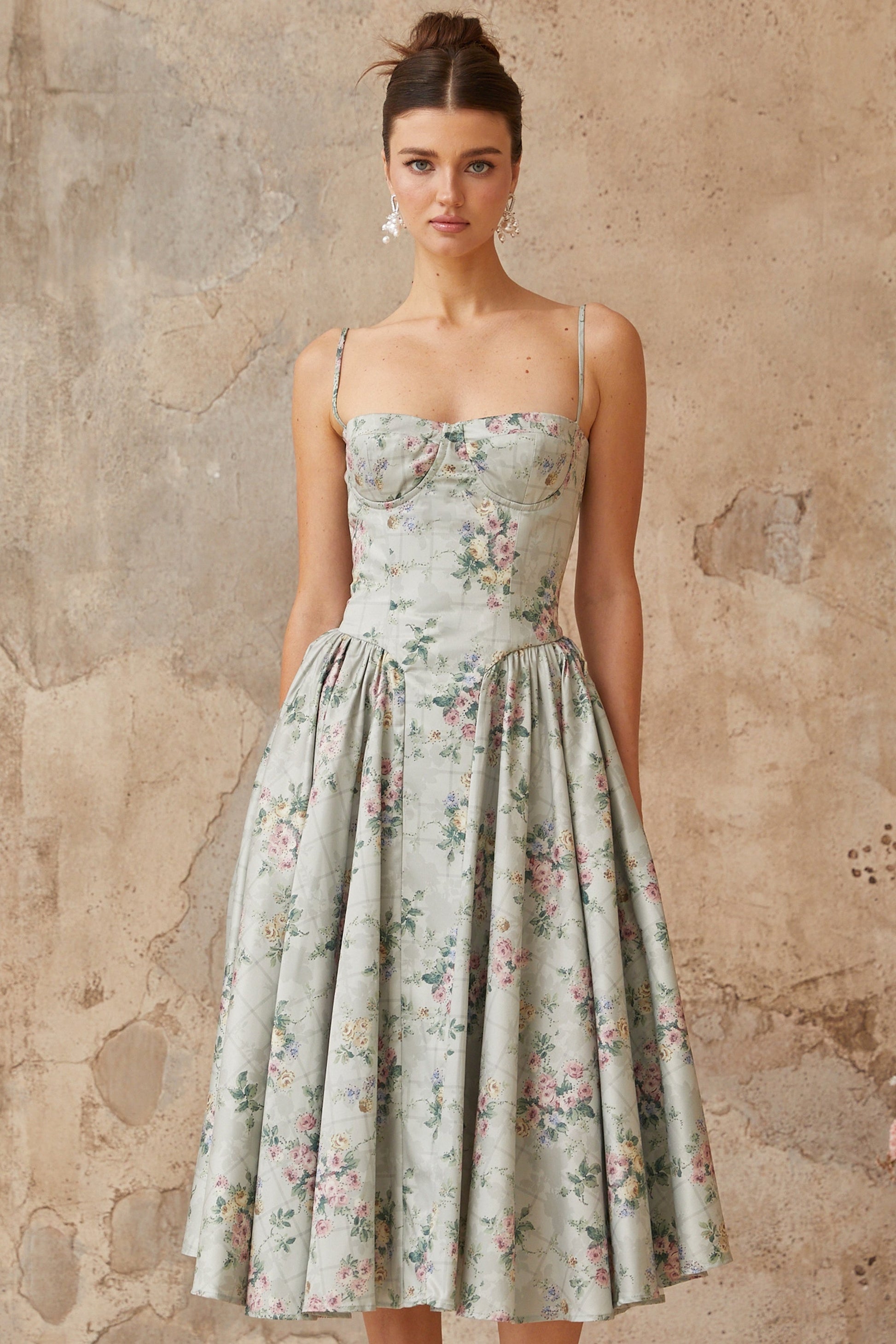 Prunelle adaçayı yeşili çiçek desenli shirred midi elbise