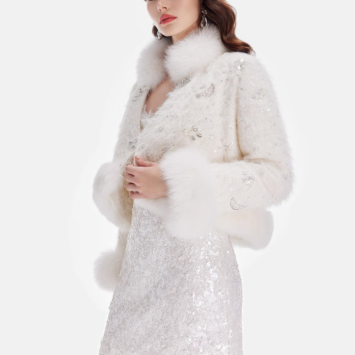 Kristal İşlemeli Beyaz Kürk Ceket