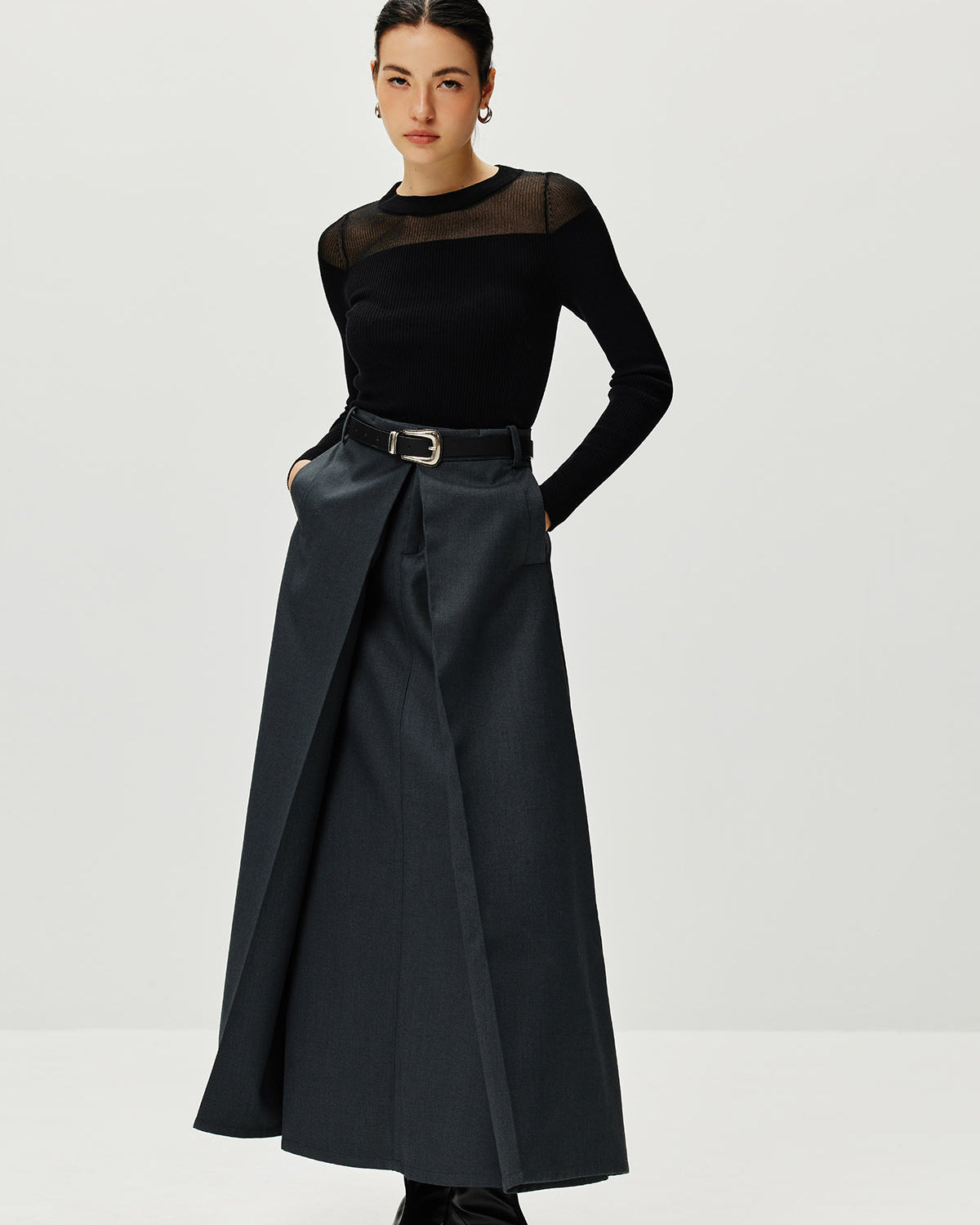 Yarı Şeffaf Panel Kazak