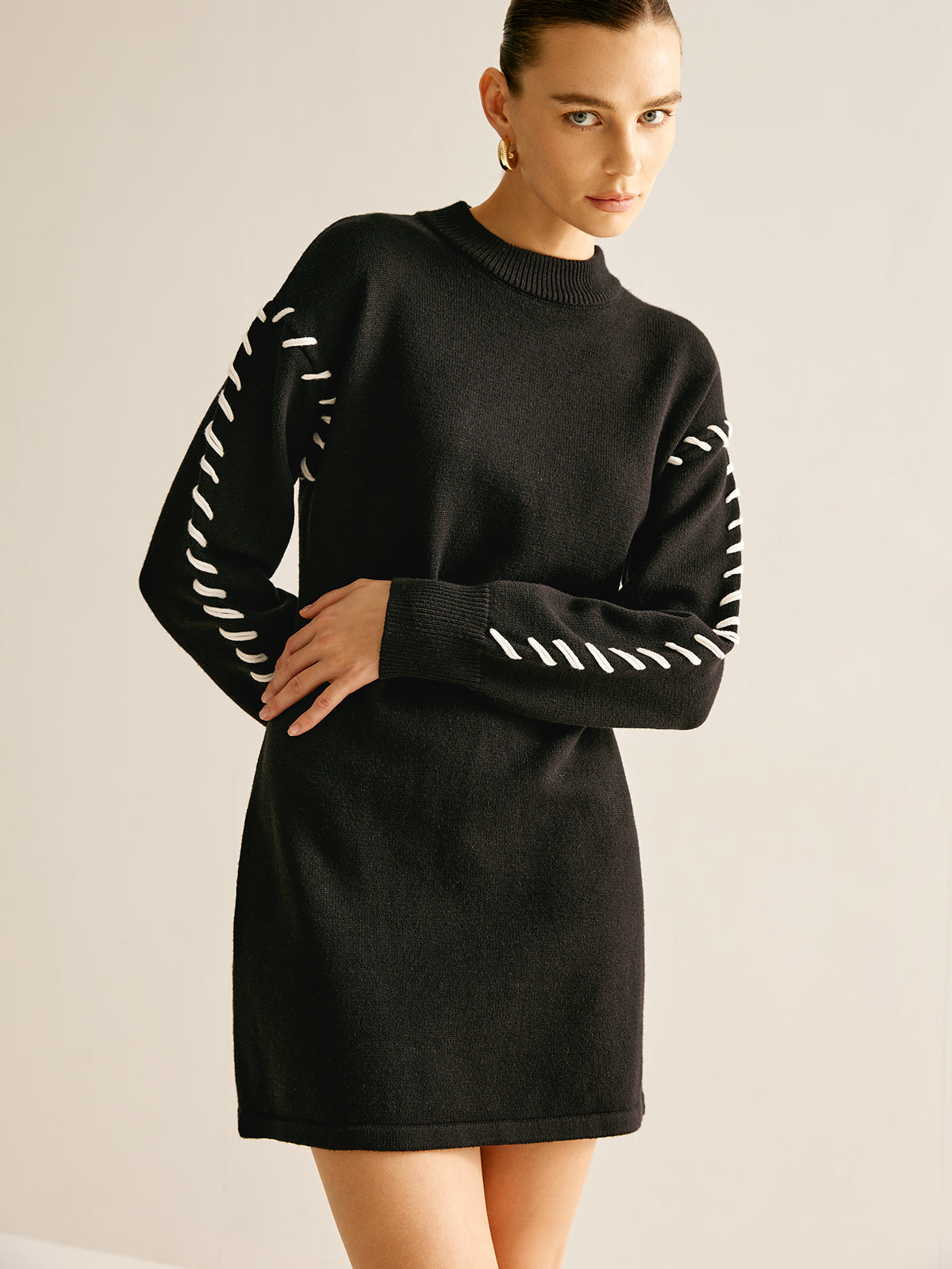 Kontrast Kesim Kazak Kısa Elbise