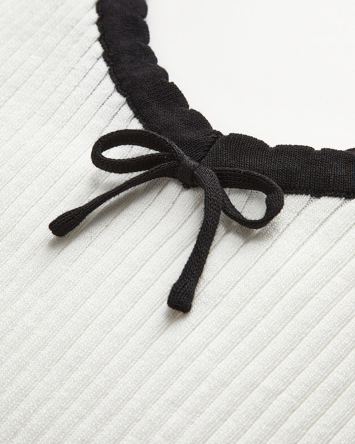 Kontrast Trim Fiyonklu Kırpılmış Kazak Yelek