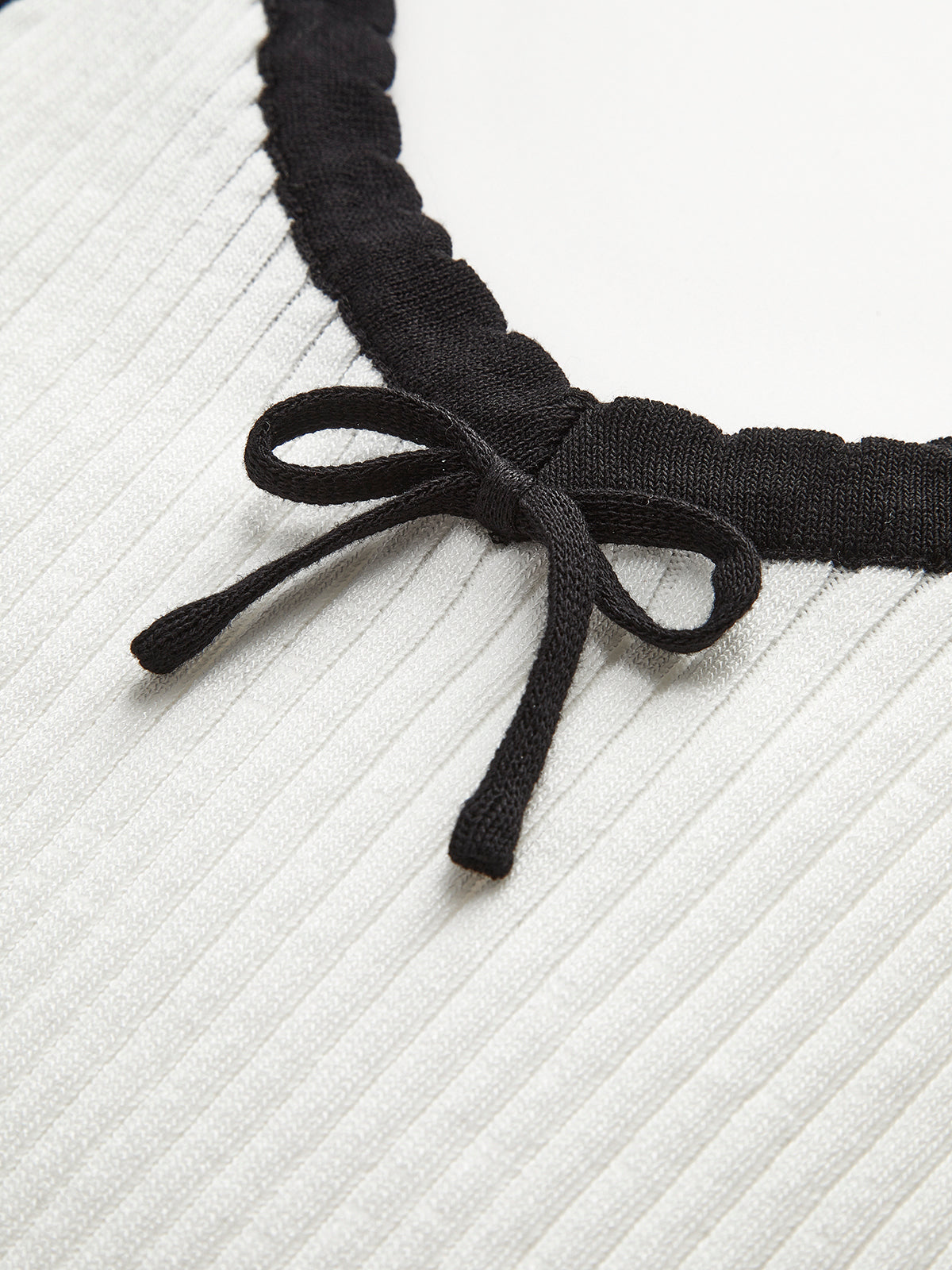 Kontrast Trim Fiyonklu Kırpılmış Kazak Yelek