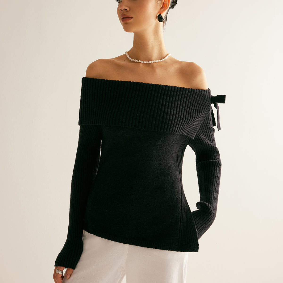 Omuz Açık Yivli Fiyonklu Yırtmaçlı Kazak