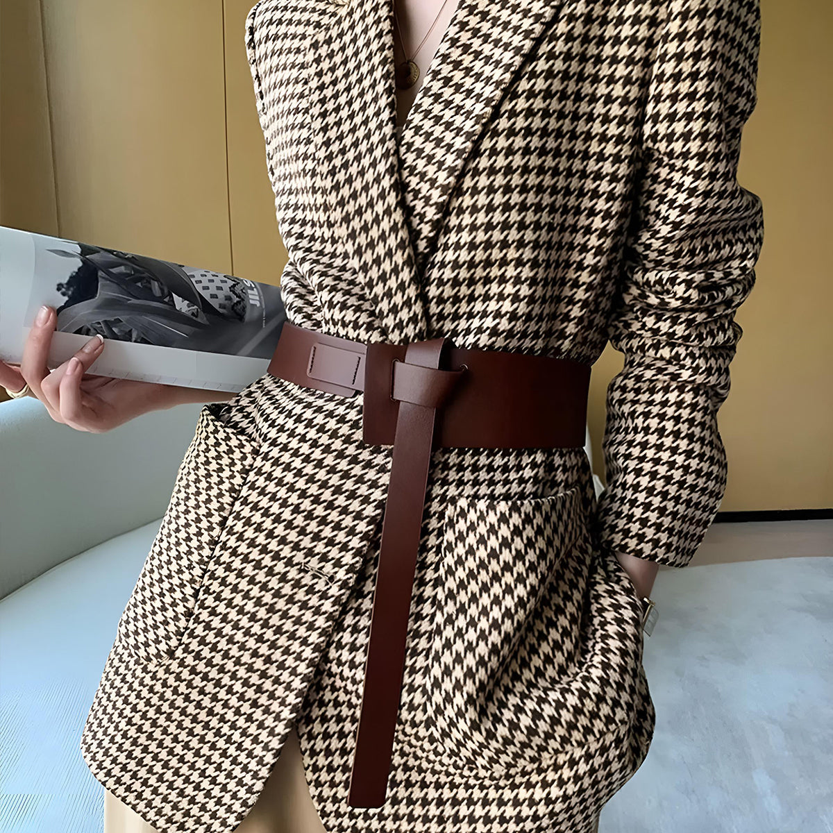 Kemerli Pencere Desenli Yırtmaçlı Blazer Ceket