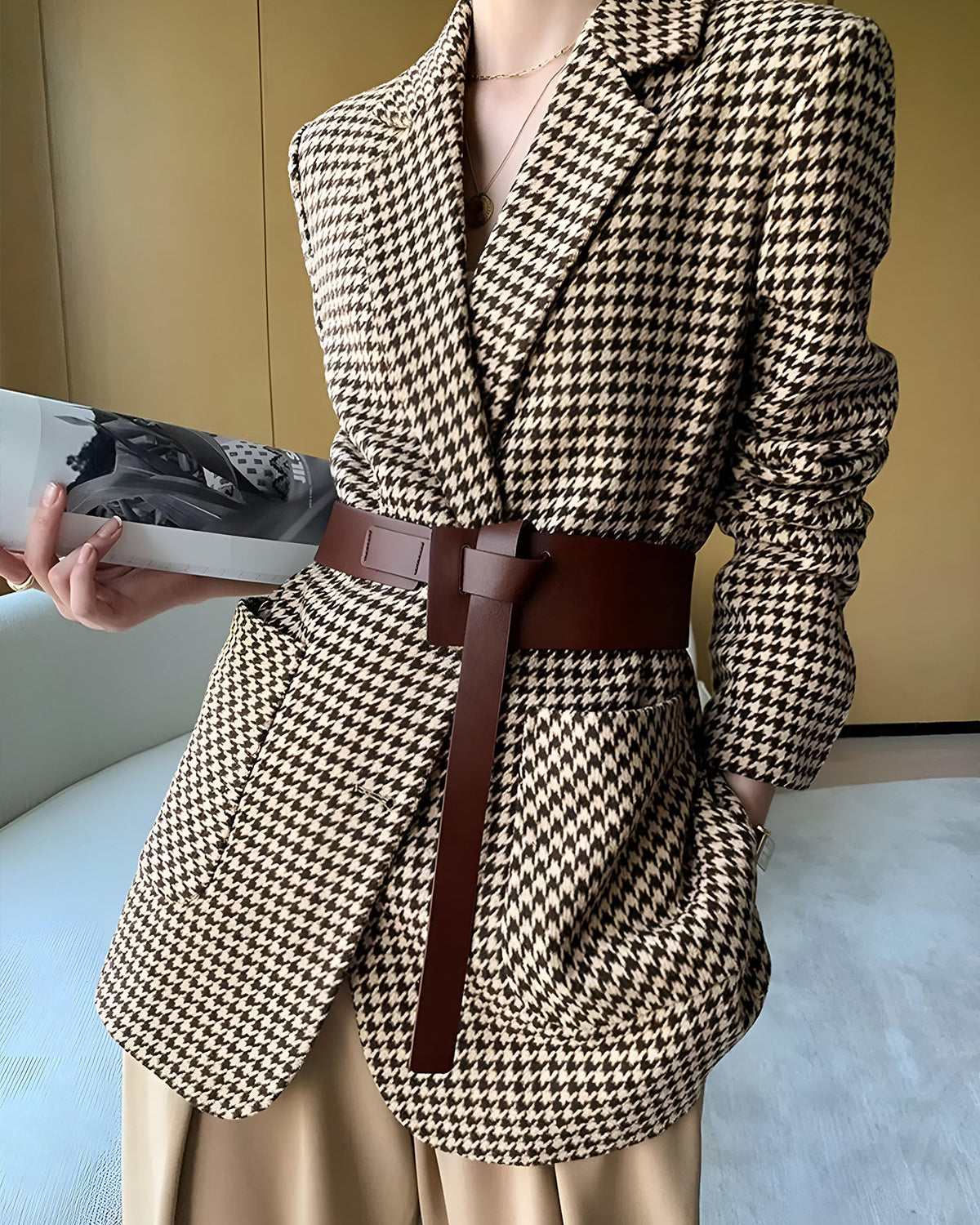 Kemerli Pencere Desenli Yırtmaçlı Blazer Ceket