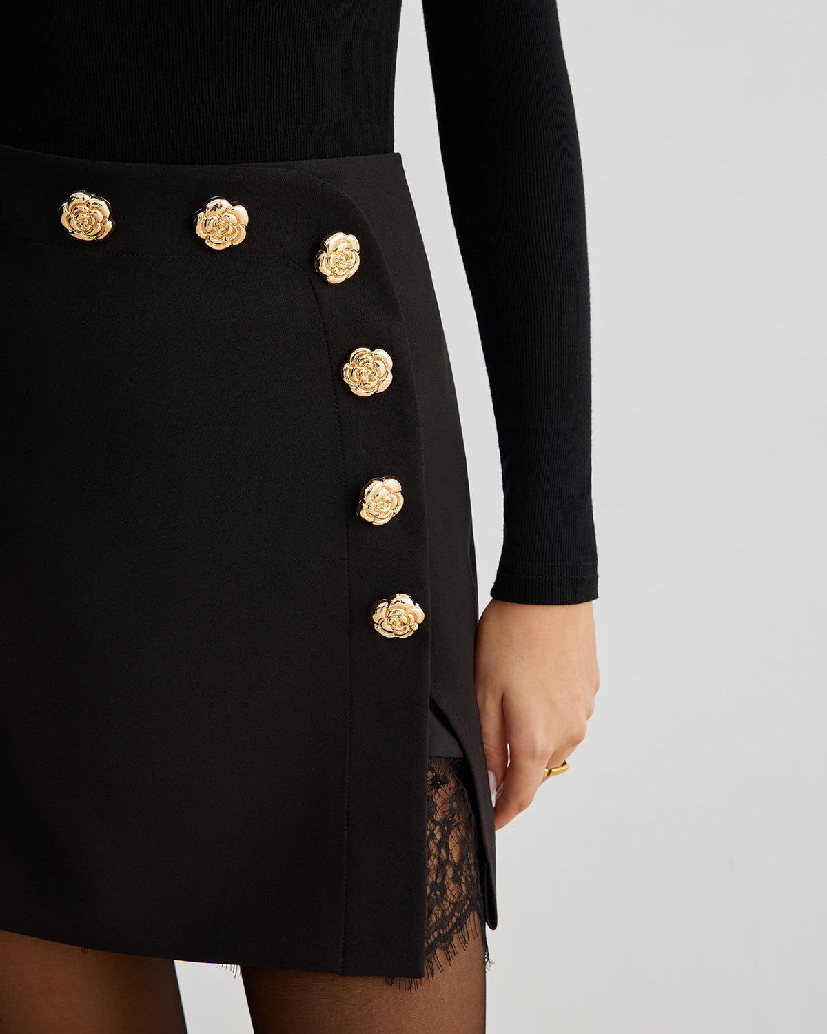 Metal Çiçek Süslemeli Dantel Biyeli Etek