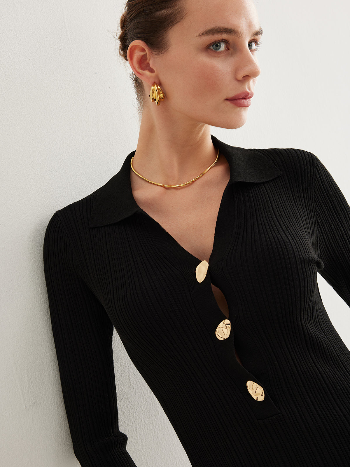 Metal Düğmeli Trompet Kollu Triko Uzun Elbise