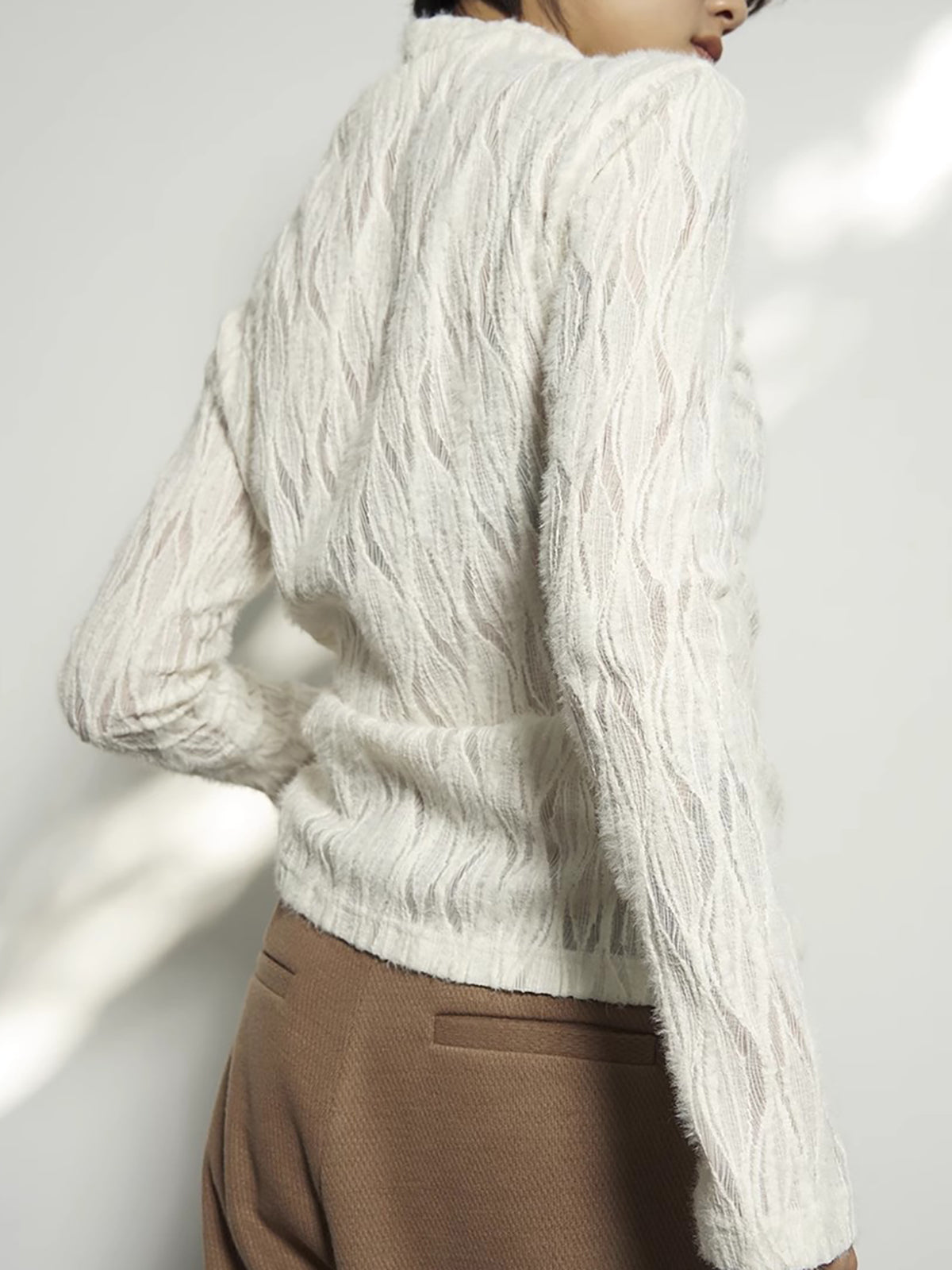 Yarım Transparan Pliseli Dik Yaka Bluz