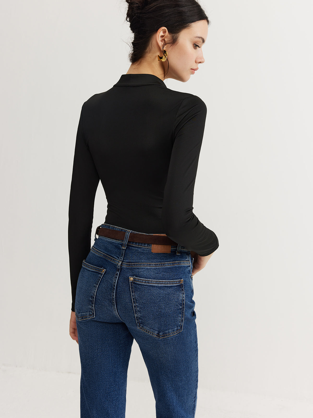 Dekolteli İnce Kumaş Bodysuit