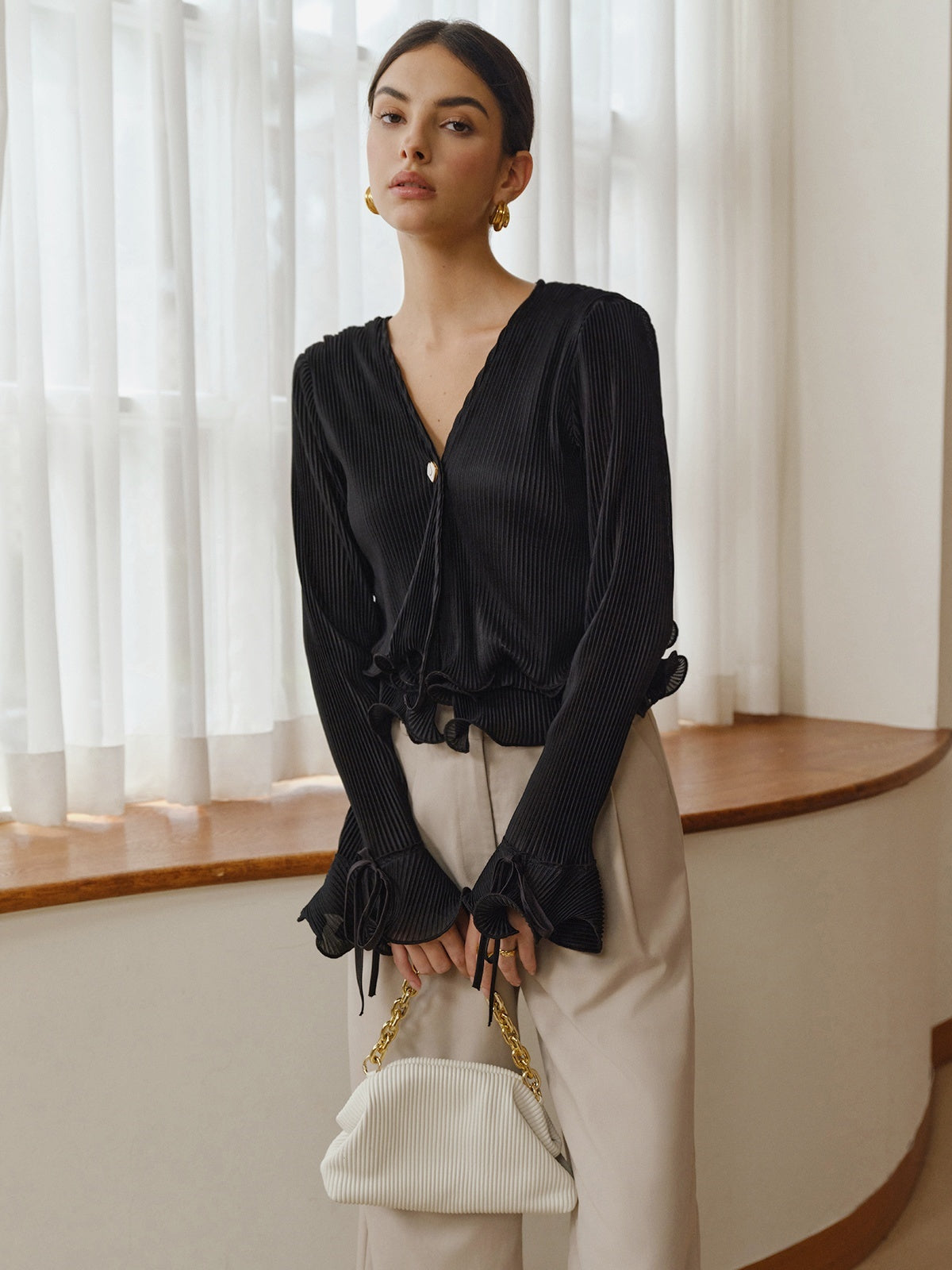 Fırfır Düğme Detaylı Pliseli Bluz