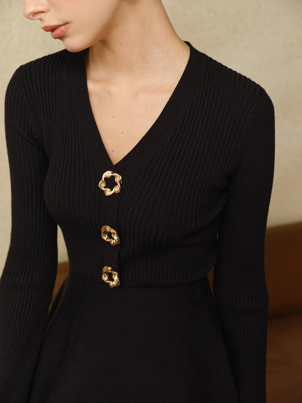 Kontrast Manşetli Fırfır Detaylı Triko Üst