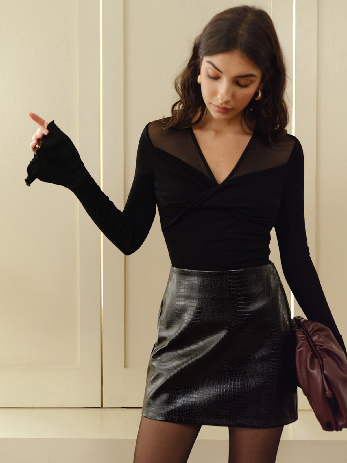 Semi-Sheer V-Neck Mesh Detaylı Bluz