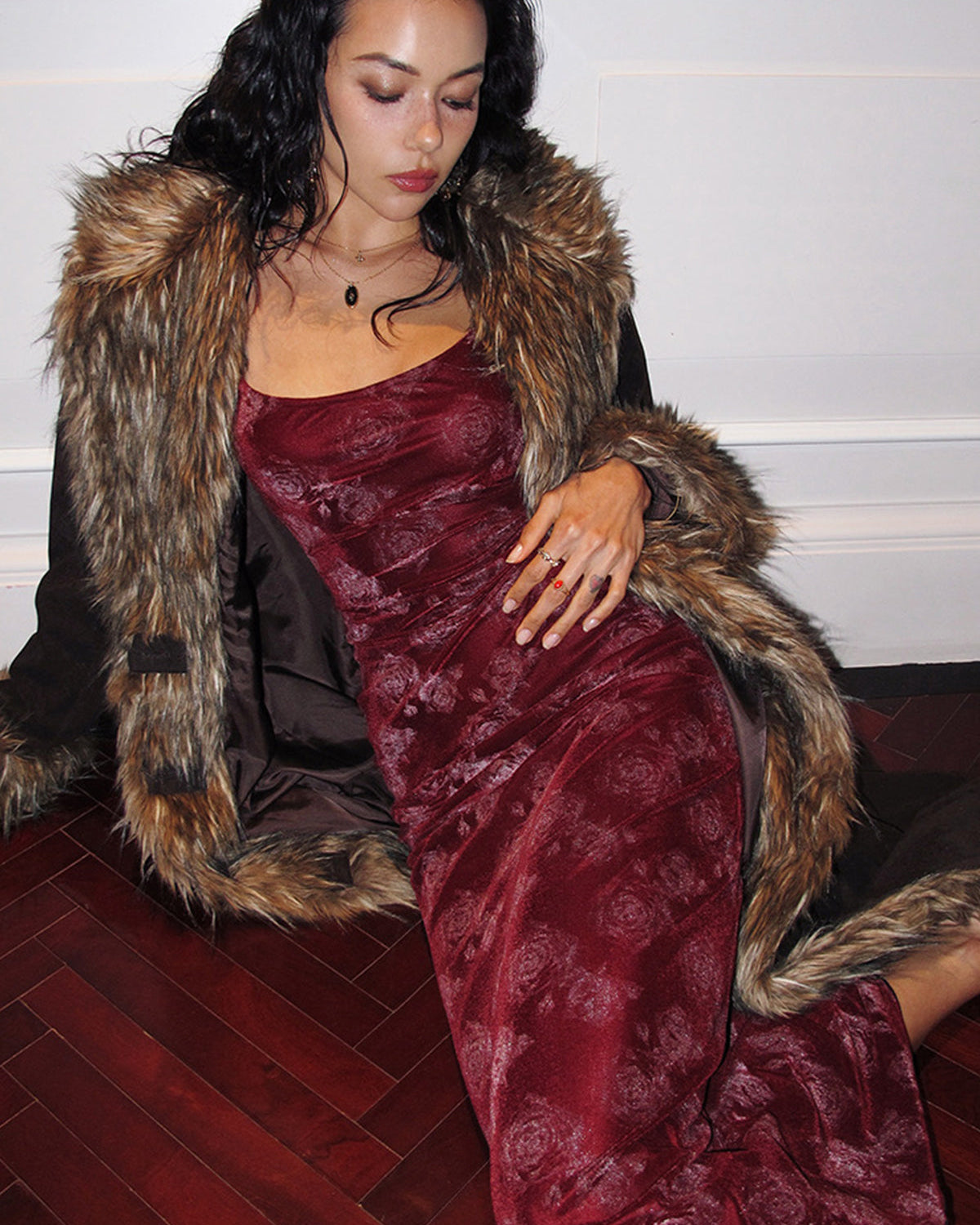 Gül Kadife Askılı Maxi Elbise