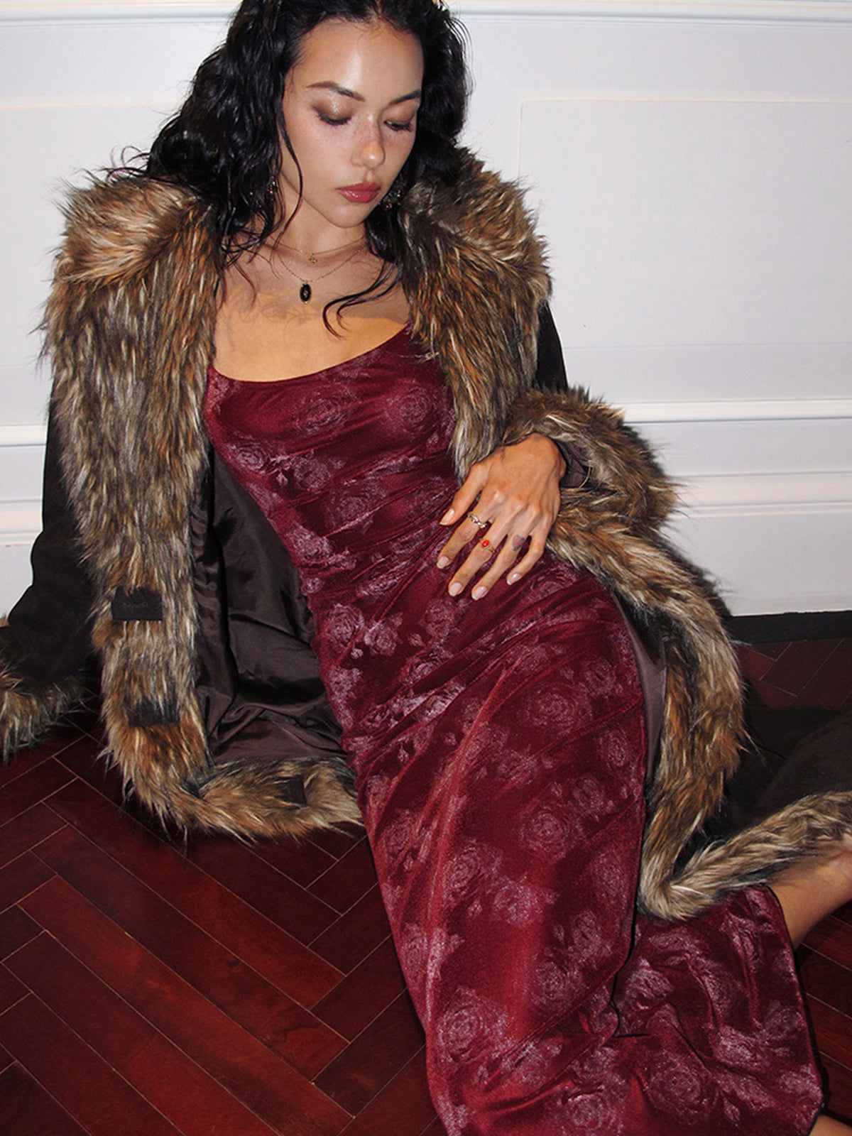 Gül Kadife Askılı Maxi Elbise