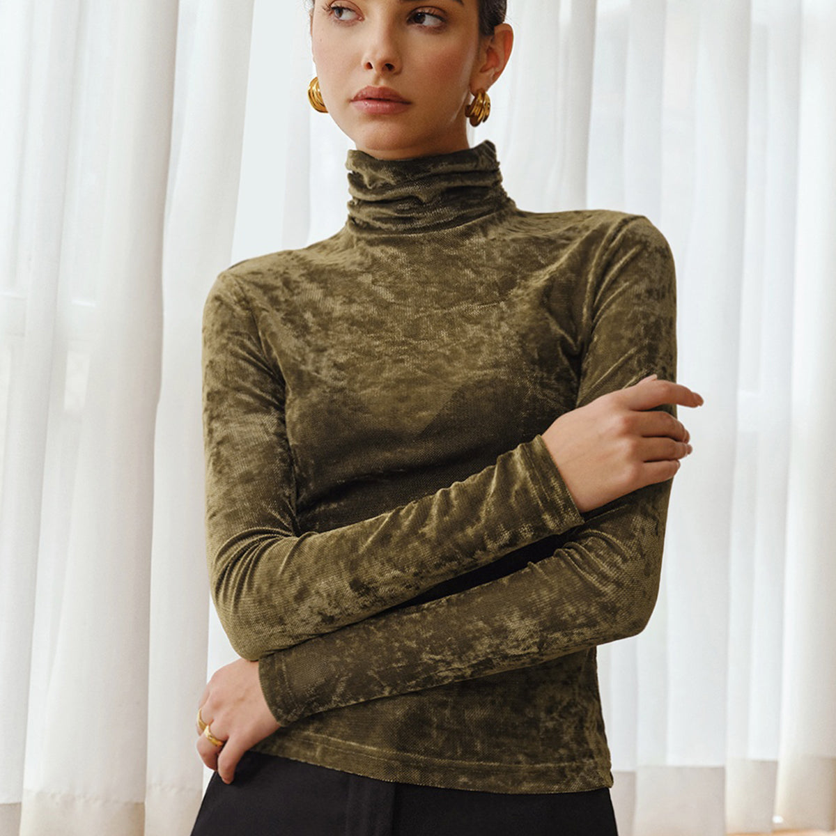 Balıkçı Yaka Yarı Şeffaf Kadife Bluz