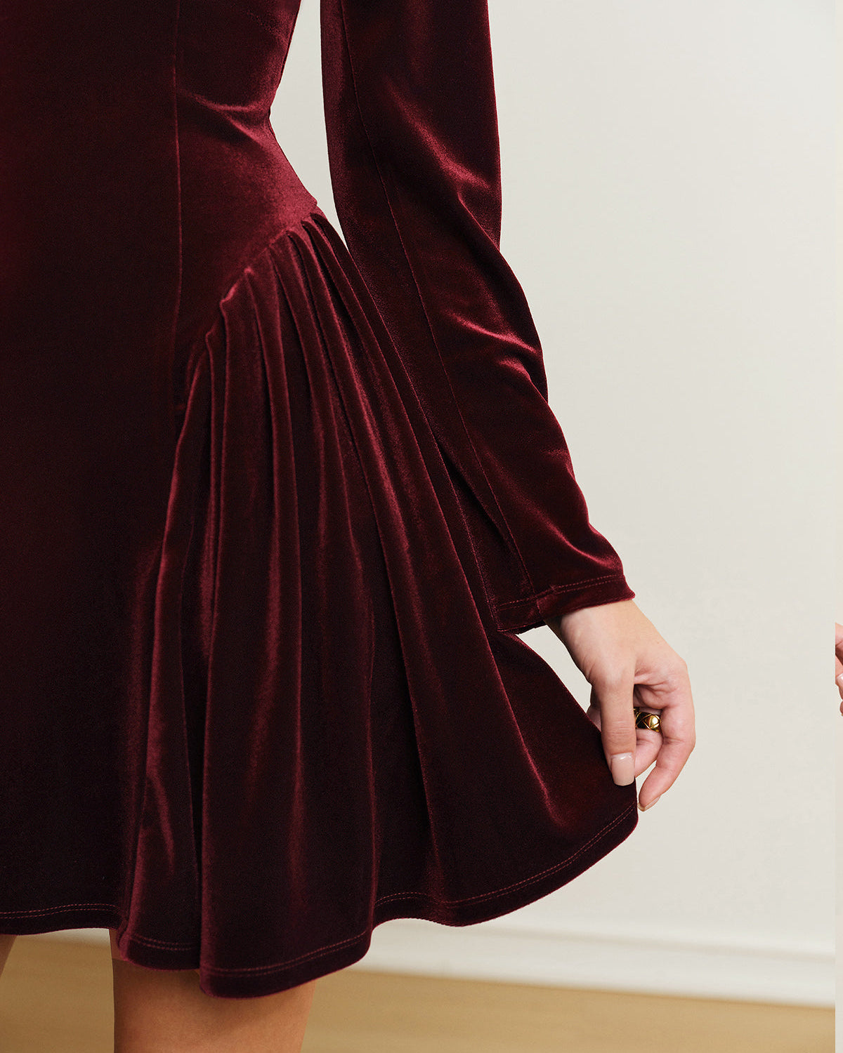 Pileli Panelli Kadife Elbise