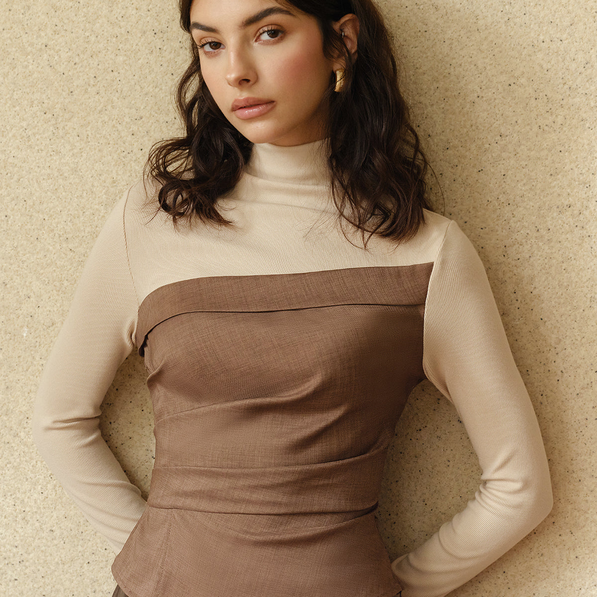 Renk Bloklu Pliseli Panel Tişört