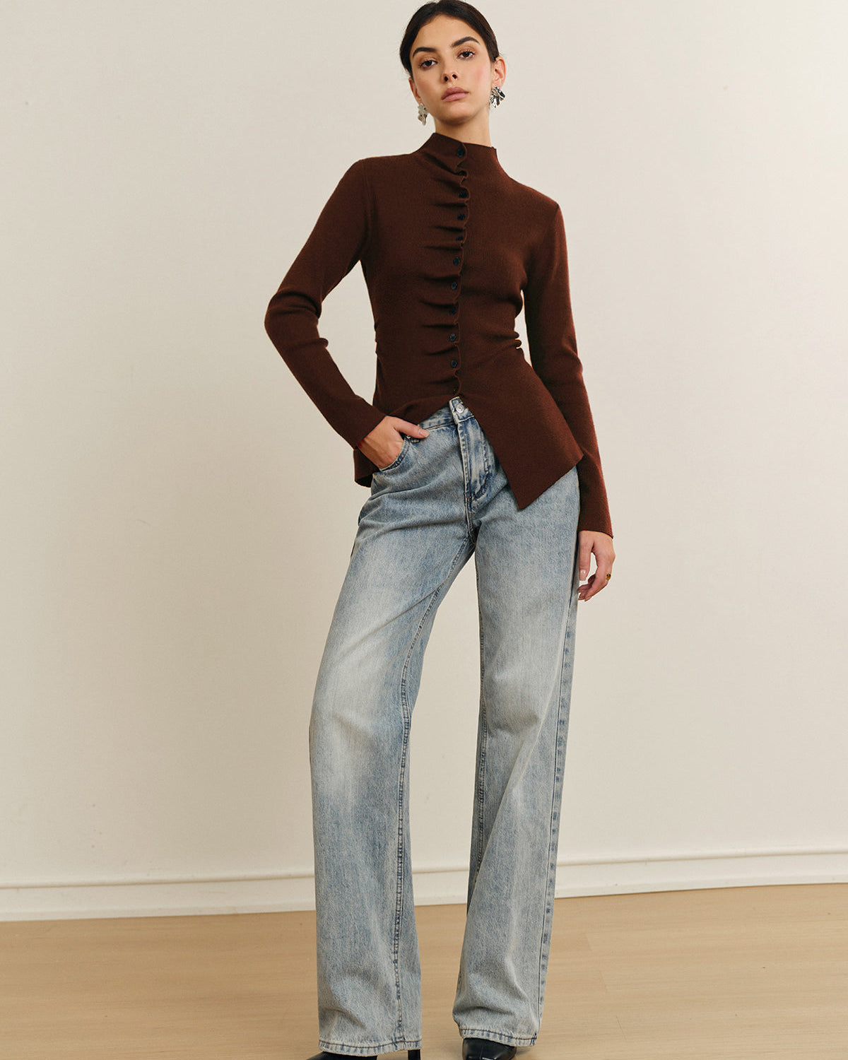 Düğmeli Pileli Yırtmaçlı Triko Üst