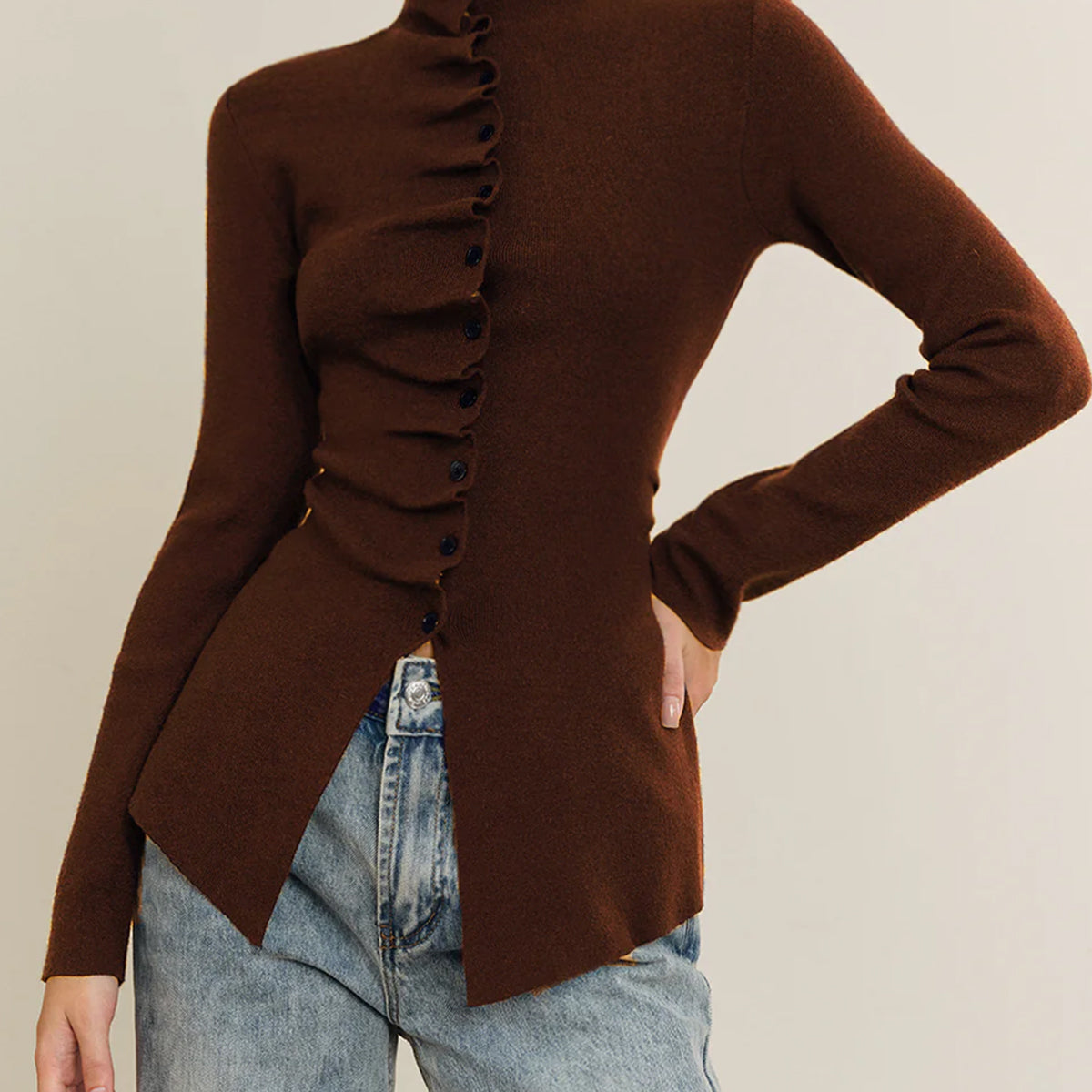 Düğmeli Pileli Yırtmaçlı Triko Üst