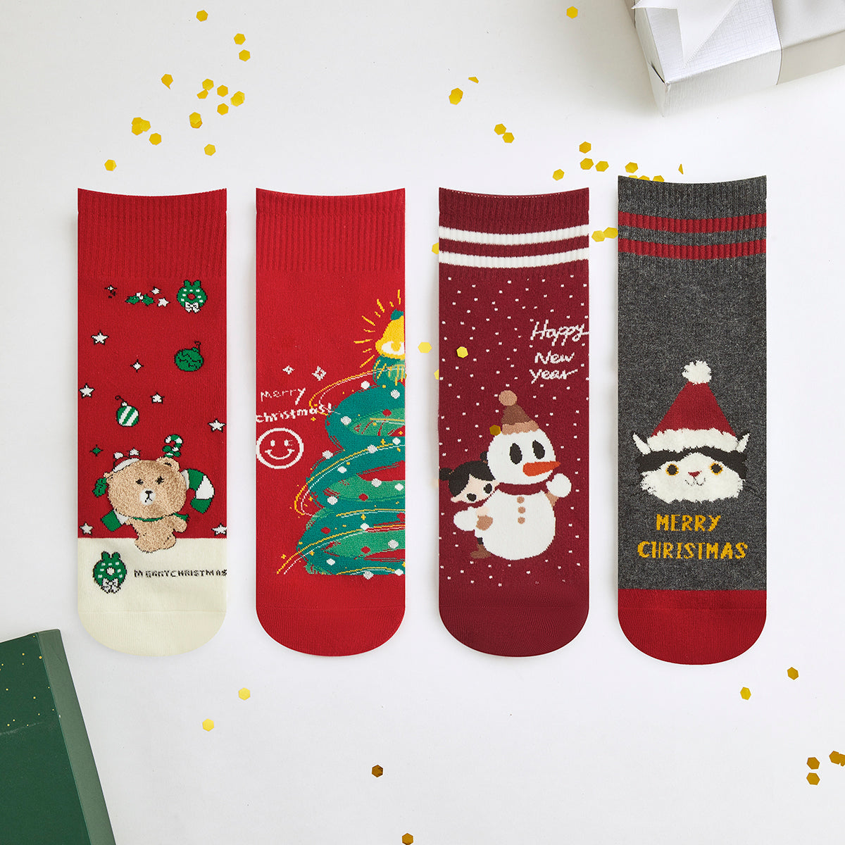 Çizgi Karakterli Noel Hediye Kutusu (Çoraplı)