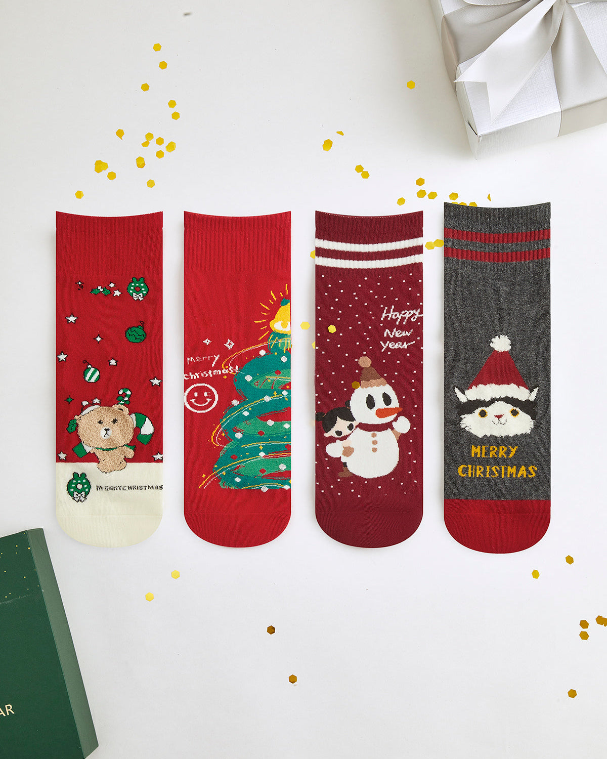 Çizgi Karakterli Noel Hediye Kutusu (Çoraplı)