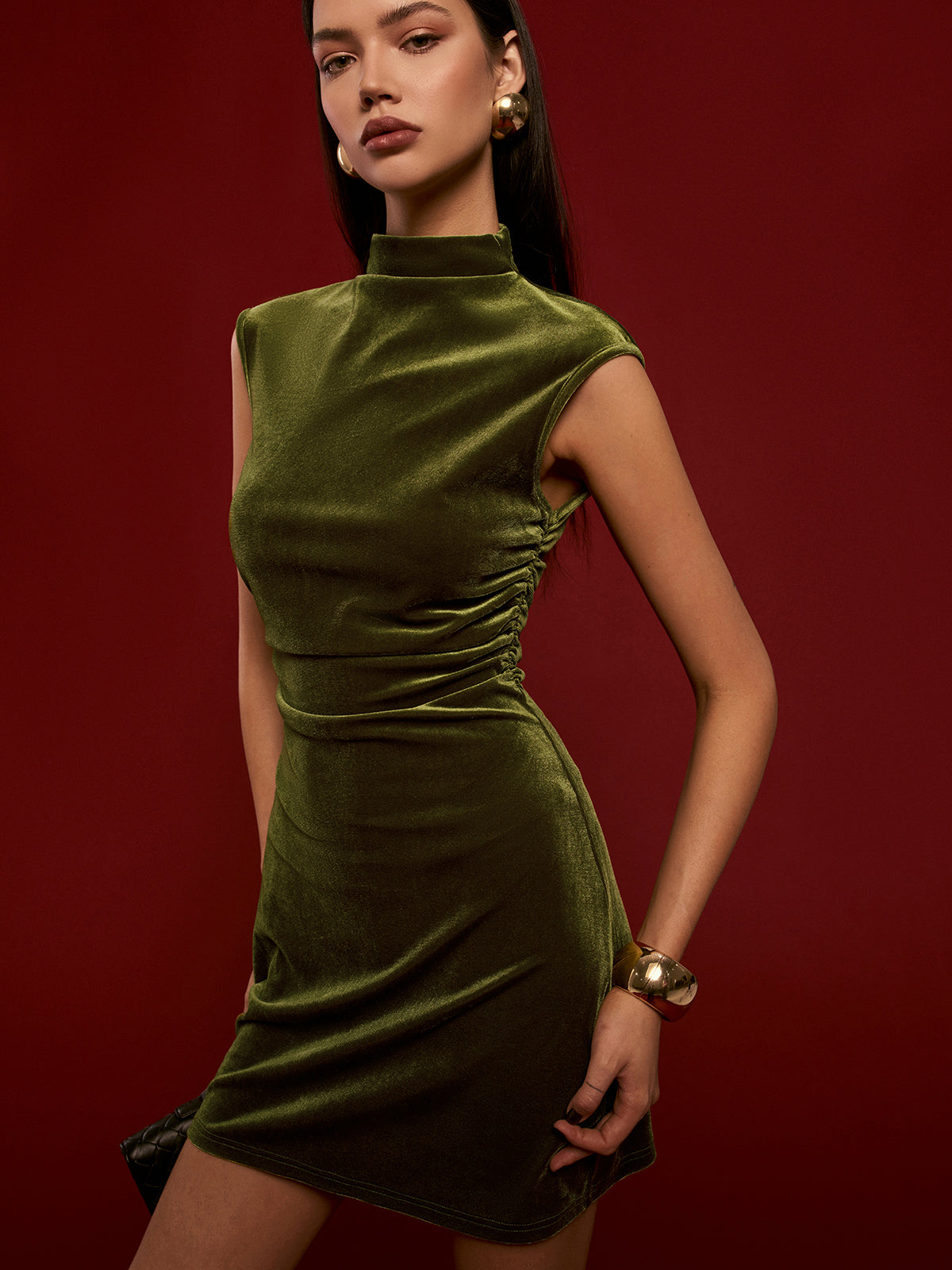 Yarım Dik Yaka Kolsuz Kadife Elbise