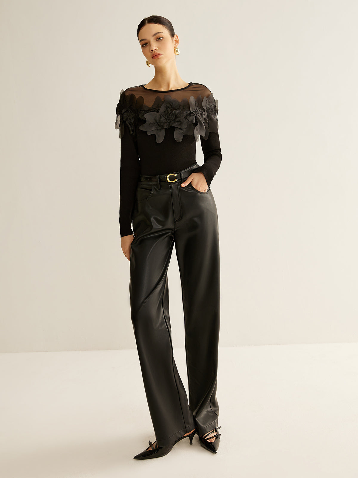 Yarı Şeffaf Çiçek Desenli Dar Bluz