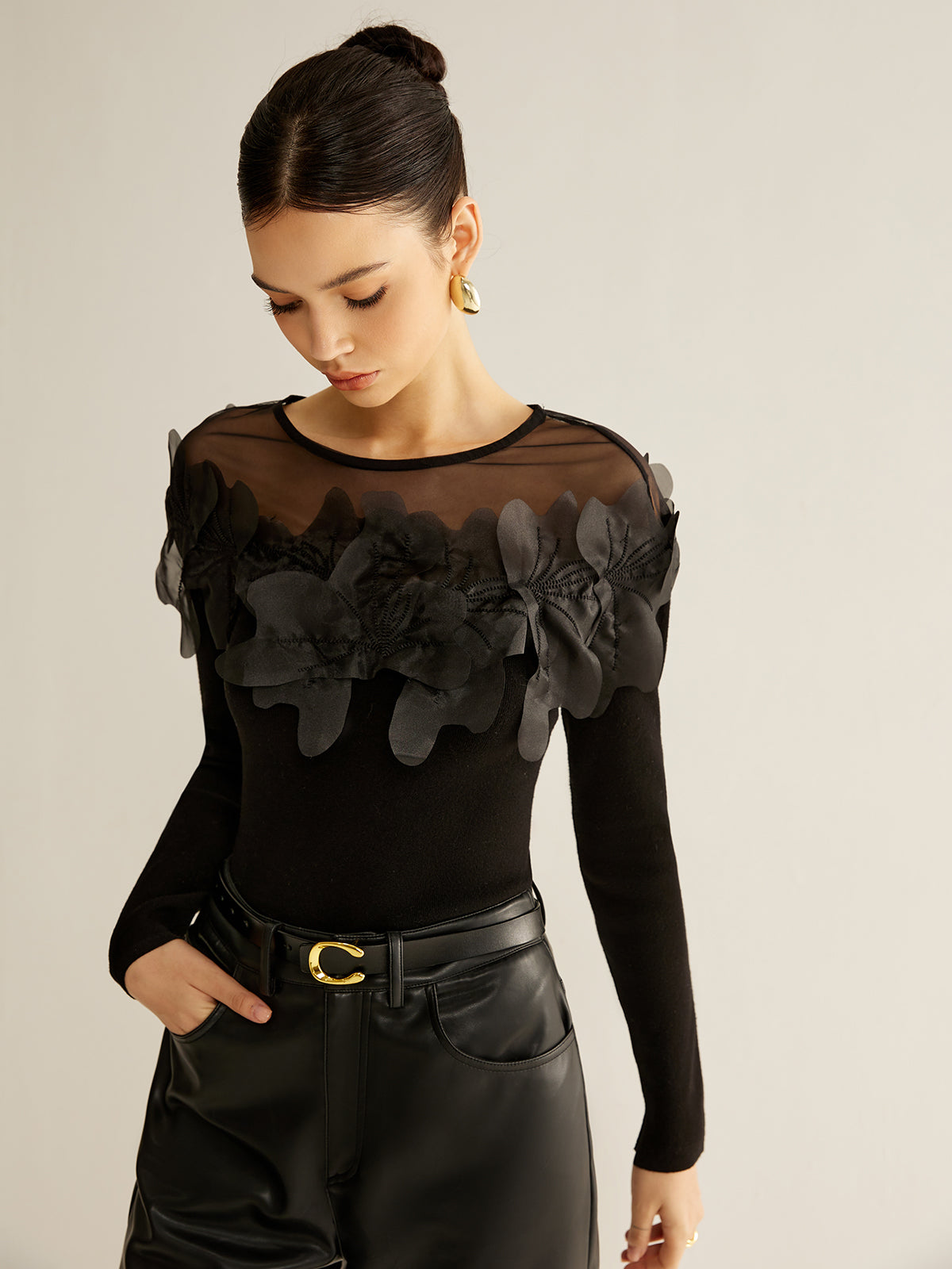 Yarı Şeffaf Çiçek Desenli Dar Bluz