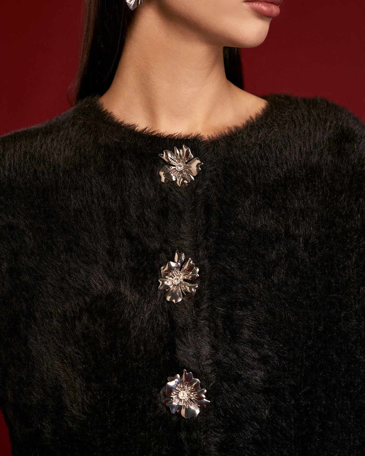 Çiçek Desenli Düğmeli Peluş Hırka