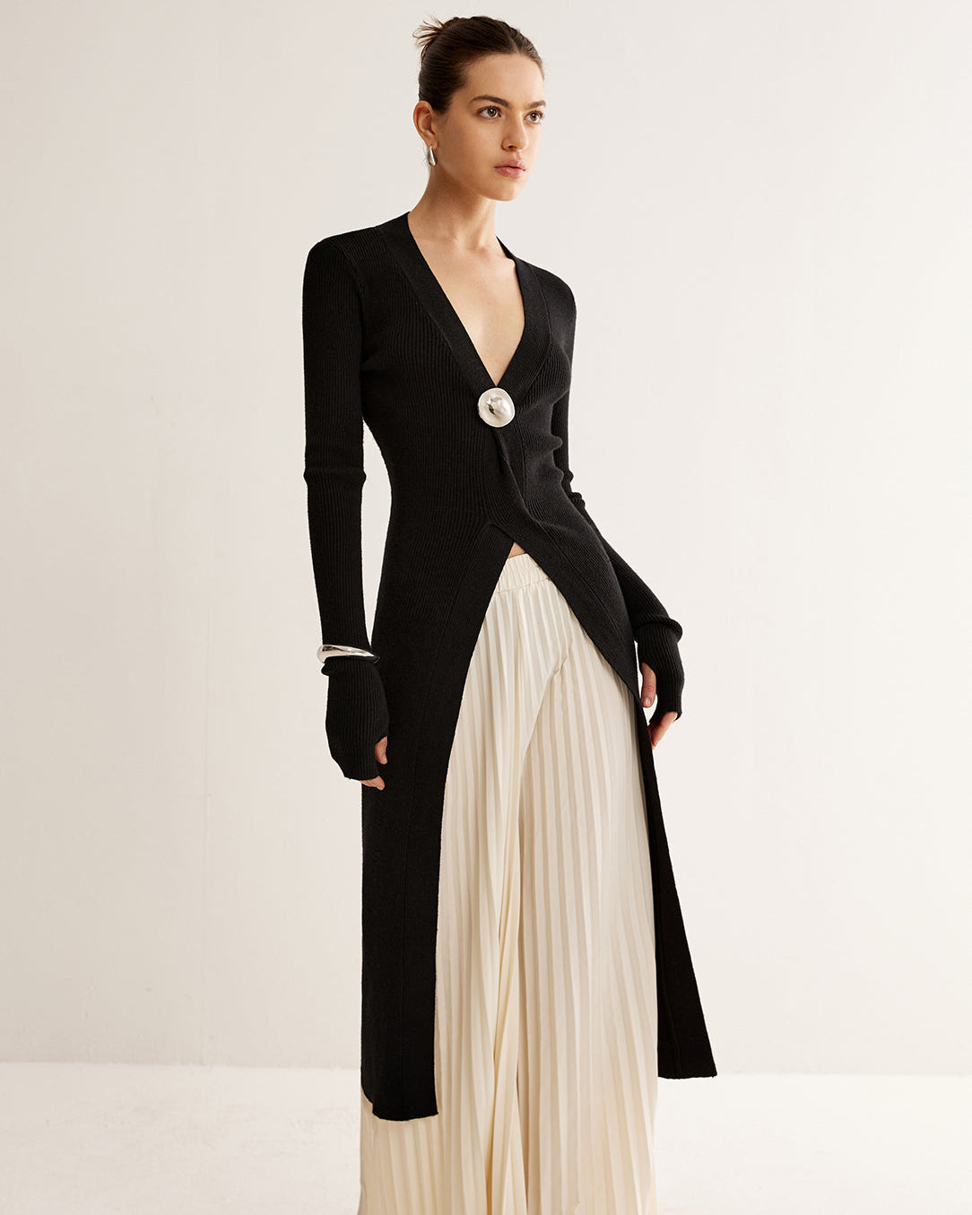 Metal Detaylı Yırtmaçlı Triko Uzun Bluz