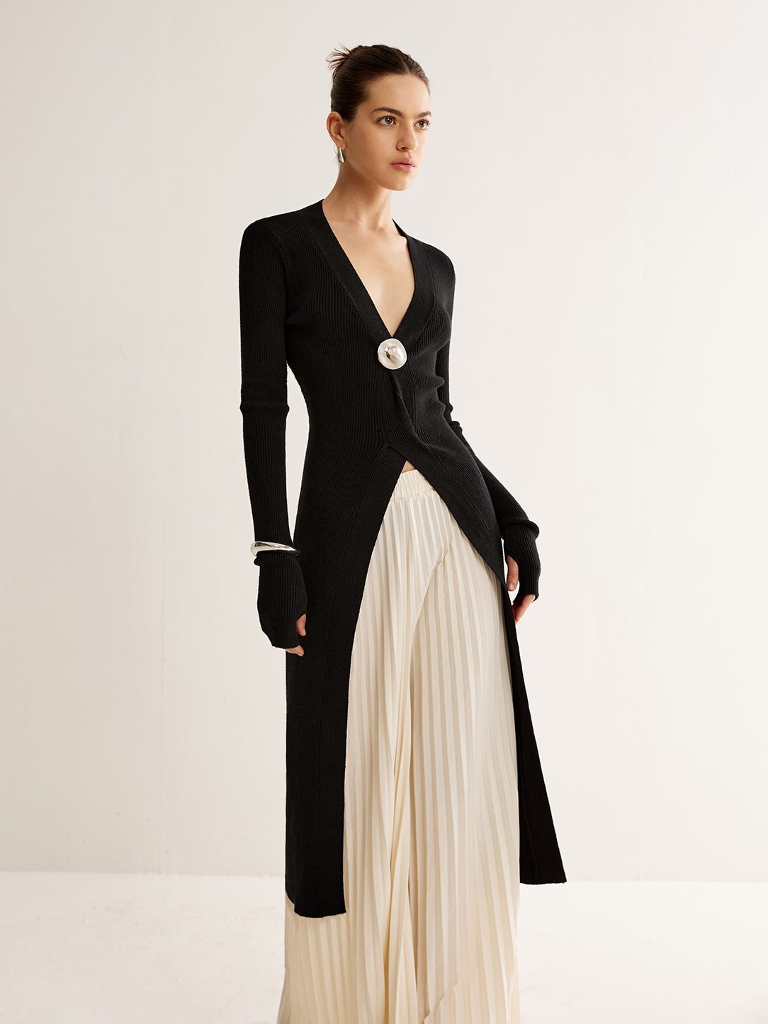 Metal Detaylı Yırtmaçlı Triko Uzun Bluz