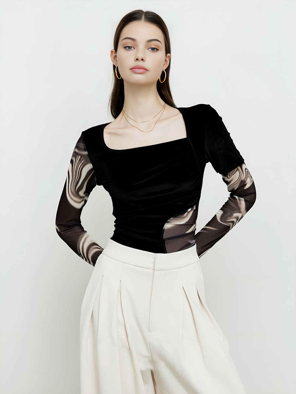 Yarı Transparan Geometrik Desenli Tül Jarse Üst