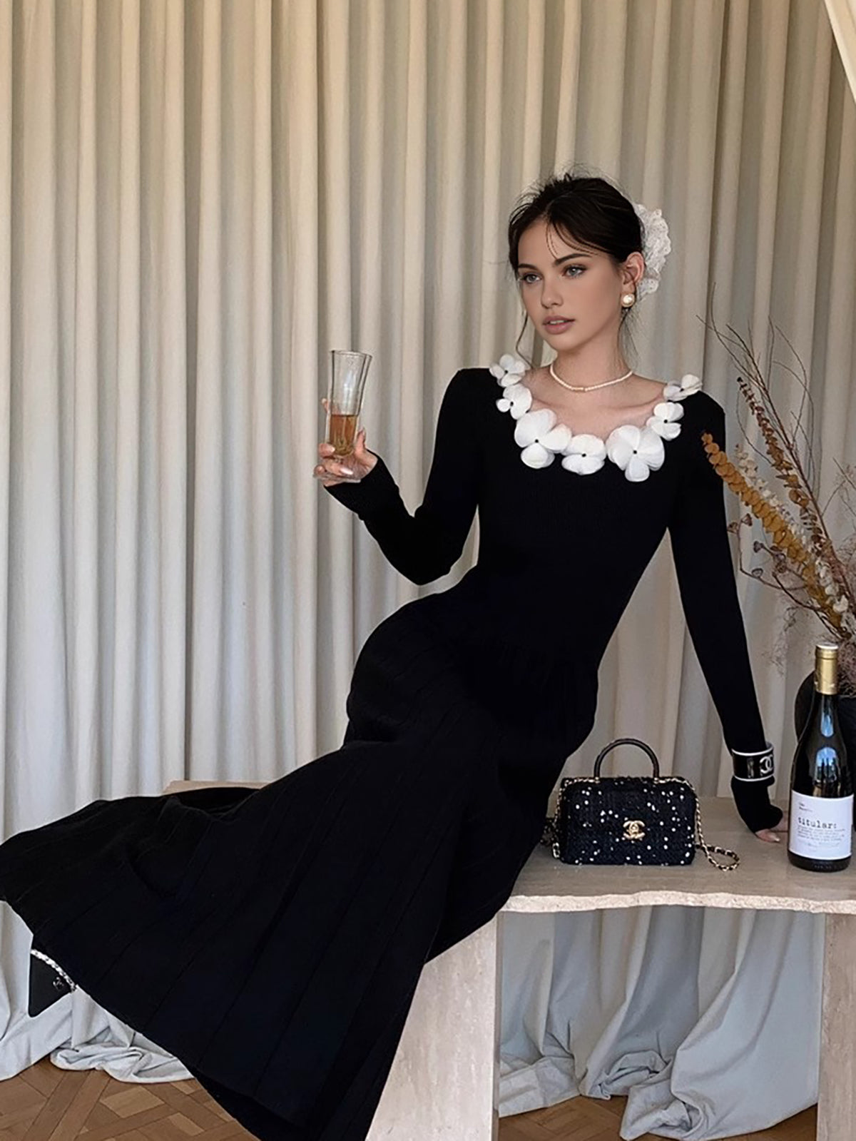 Çiçek Detaylı Pileli Triko Elbise