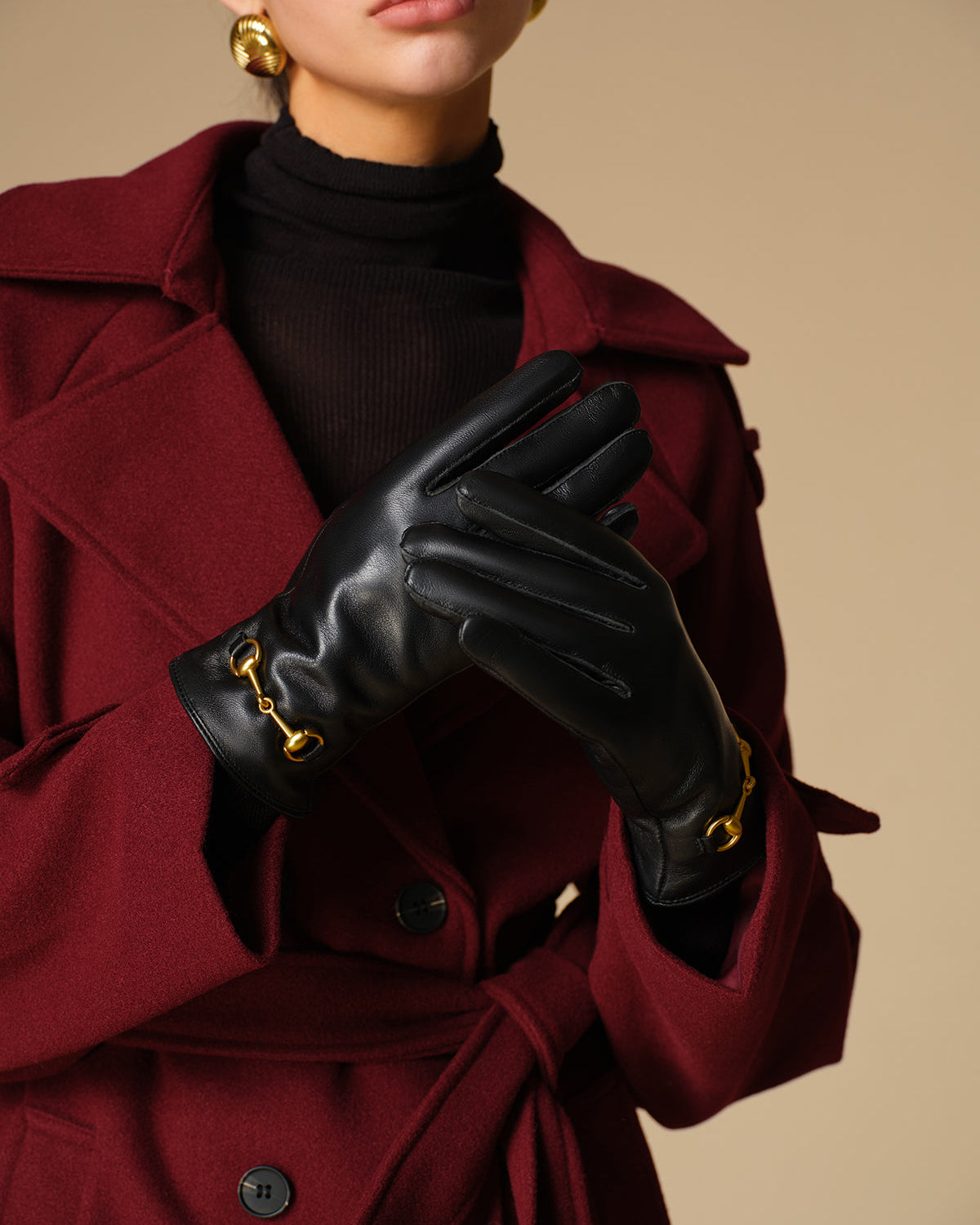 Metal Detaylı Kuzu Derisi Kürklü Eldiven