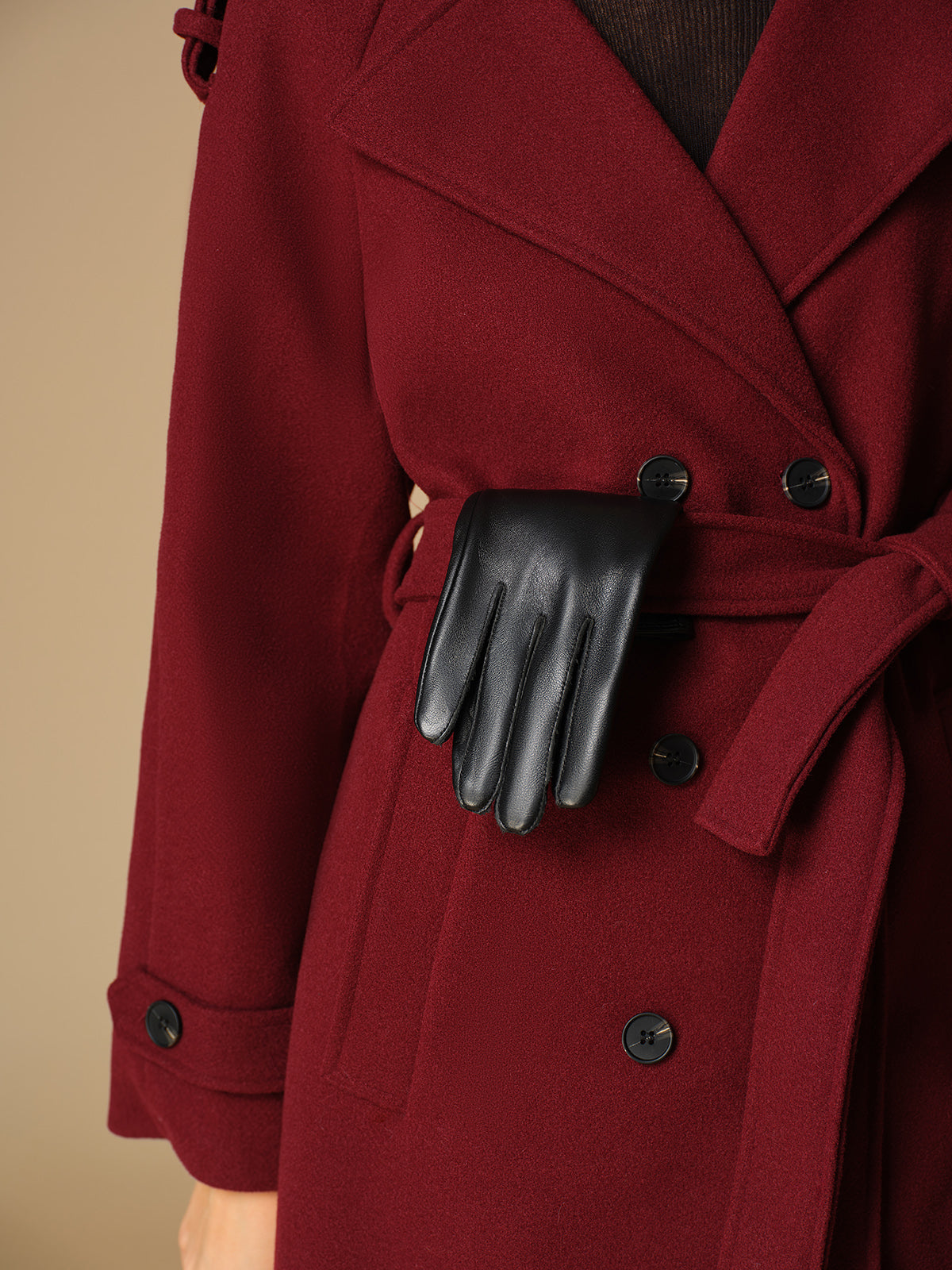 Metal Detaylı Kuzu Derisi Kürklü Eldiven