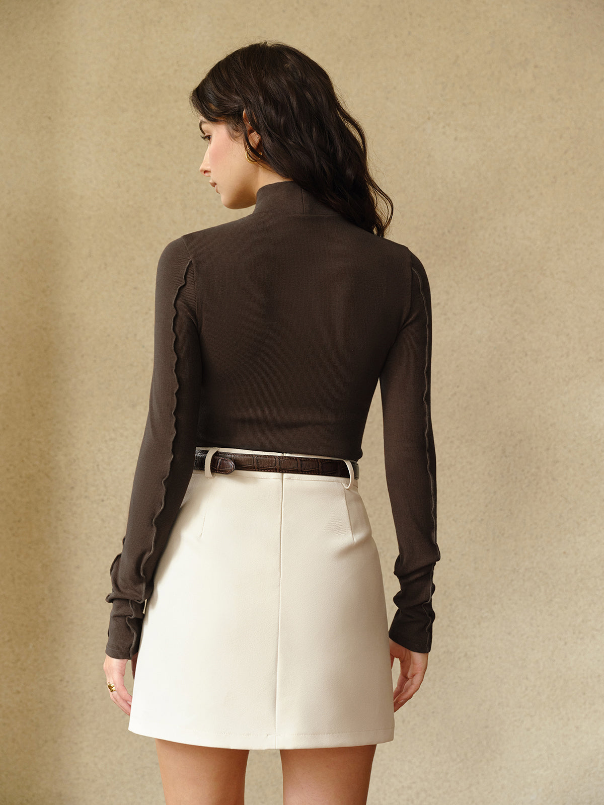 Asimetrik Dikiş Detaylı Dar Kesim Üst