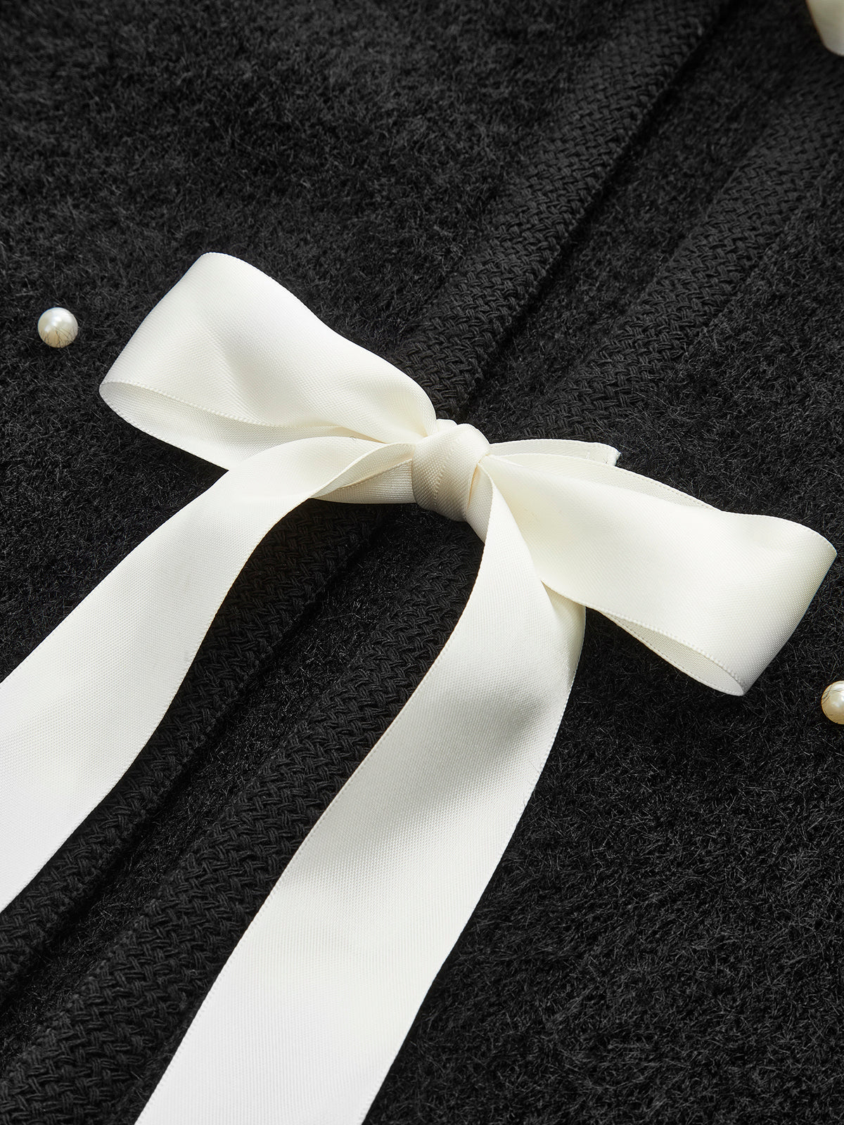 Boncuk İşlemeli Fiyonk Detaylı Triko Üst Kazak