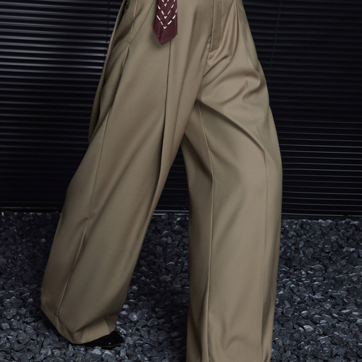 Kemer Detaysız Pileli Drapeli Pantolon