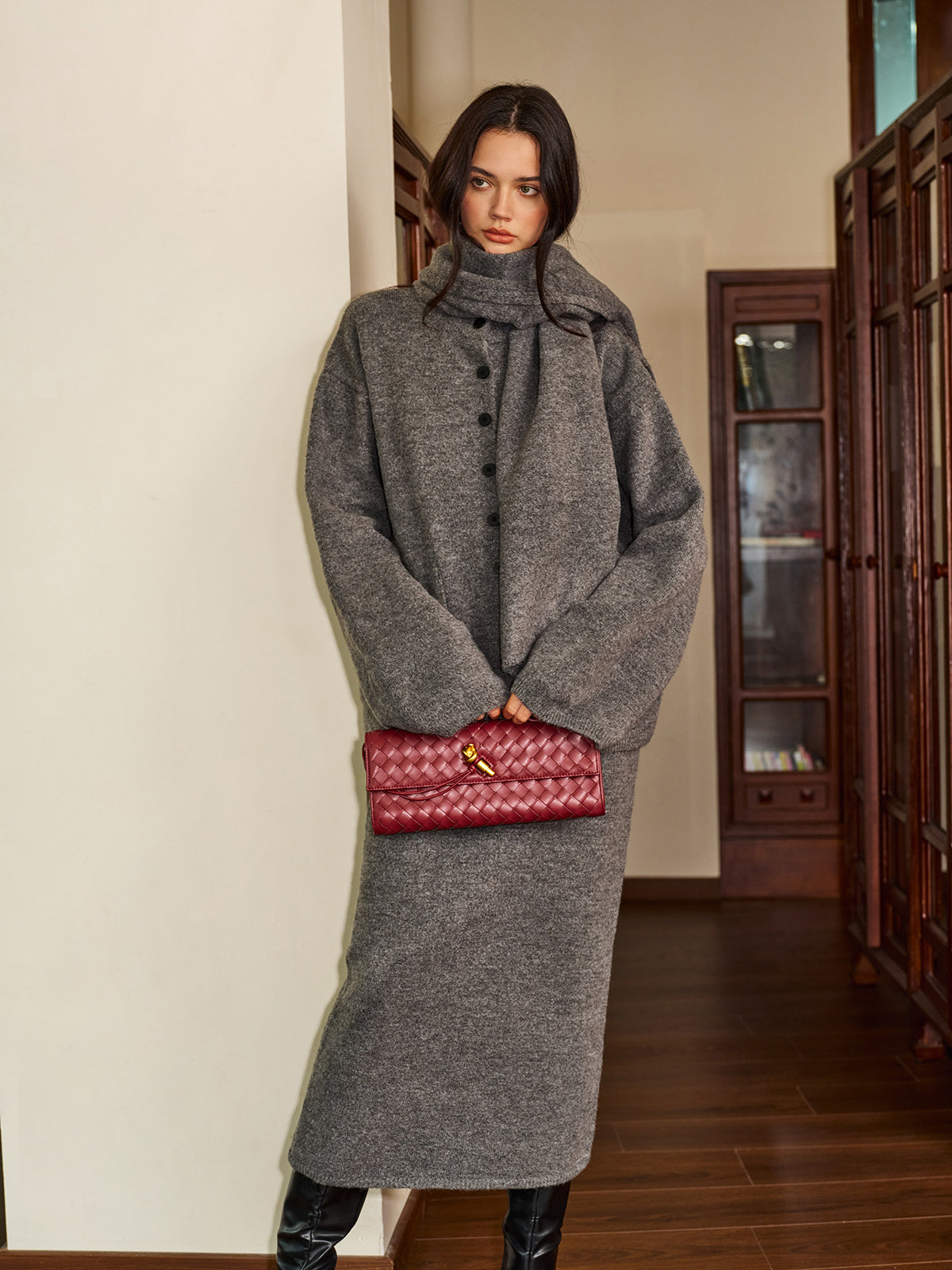 Düz Düğmeli Triko Etek Takımı