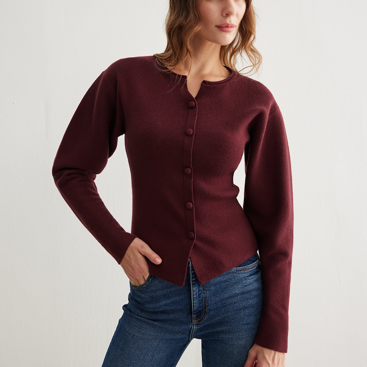 Ribanalı Düğme Detaylı Yırtmaçlı Kazak