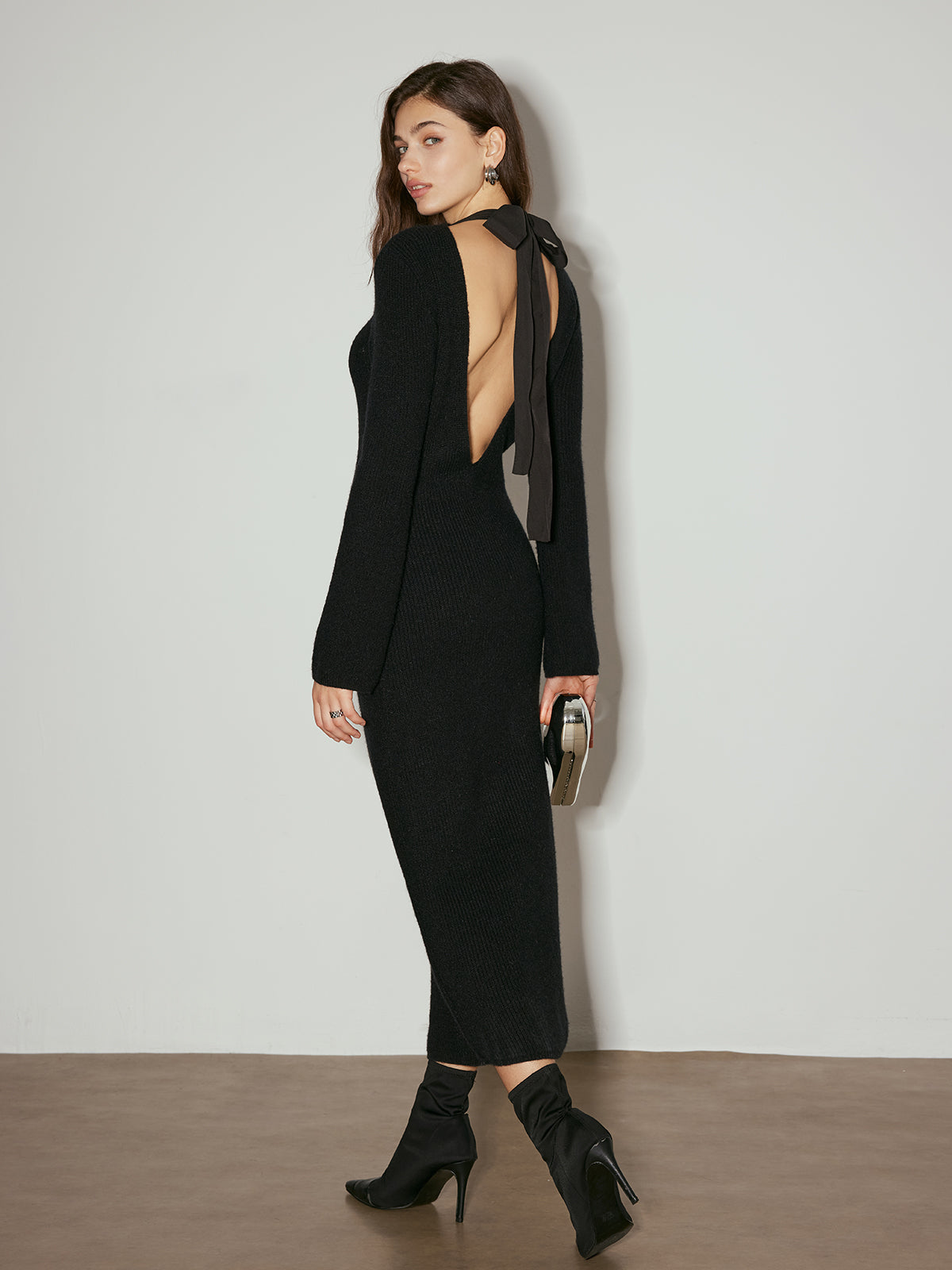 Bağlamalı Yaka Sırt Dekolteli Uzun Elbise