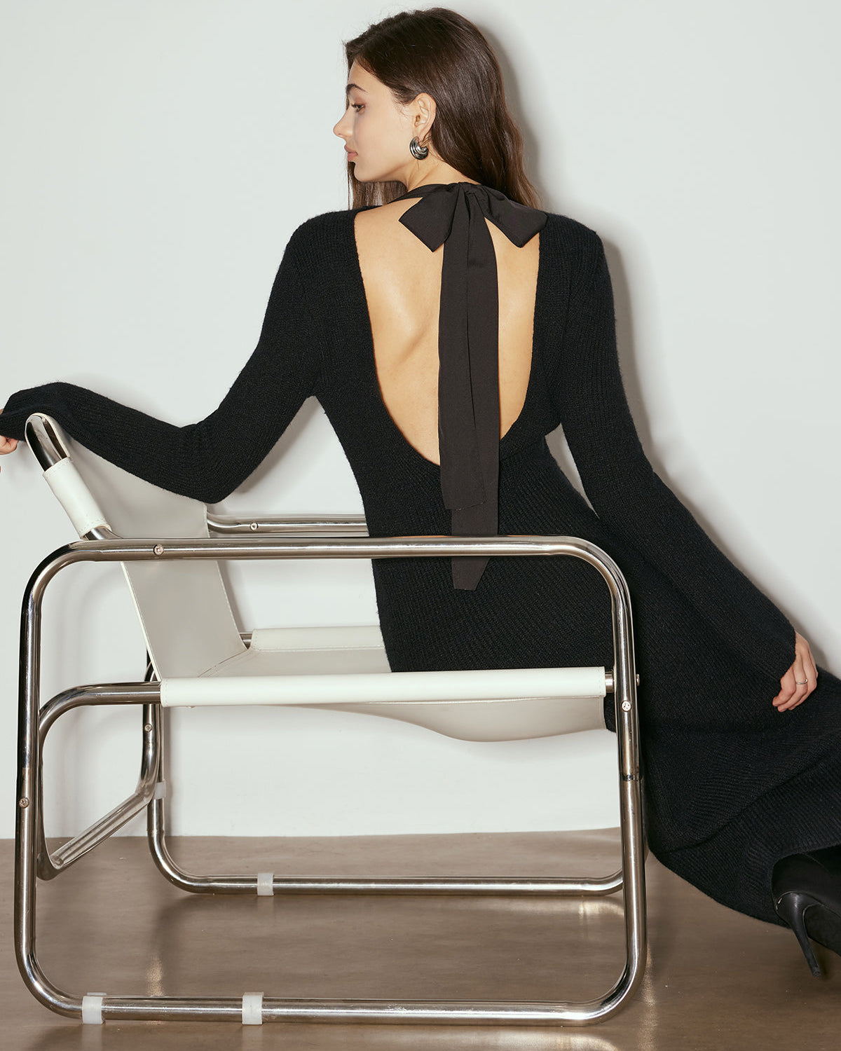 Bağlamalı Yaka Sırt Dekolteli Uzun Elbise