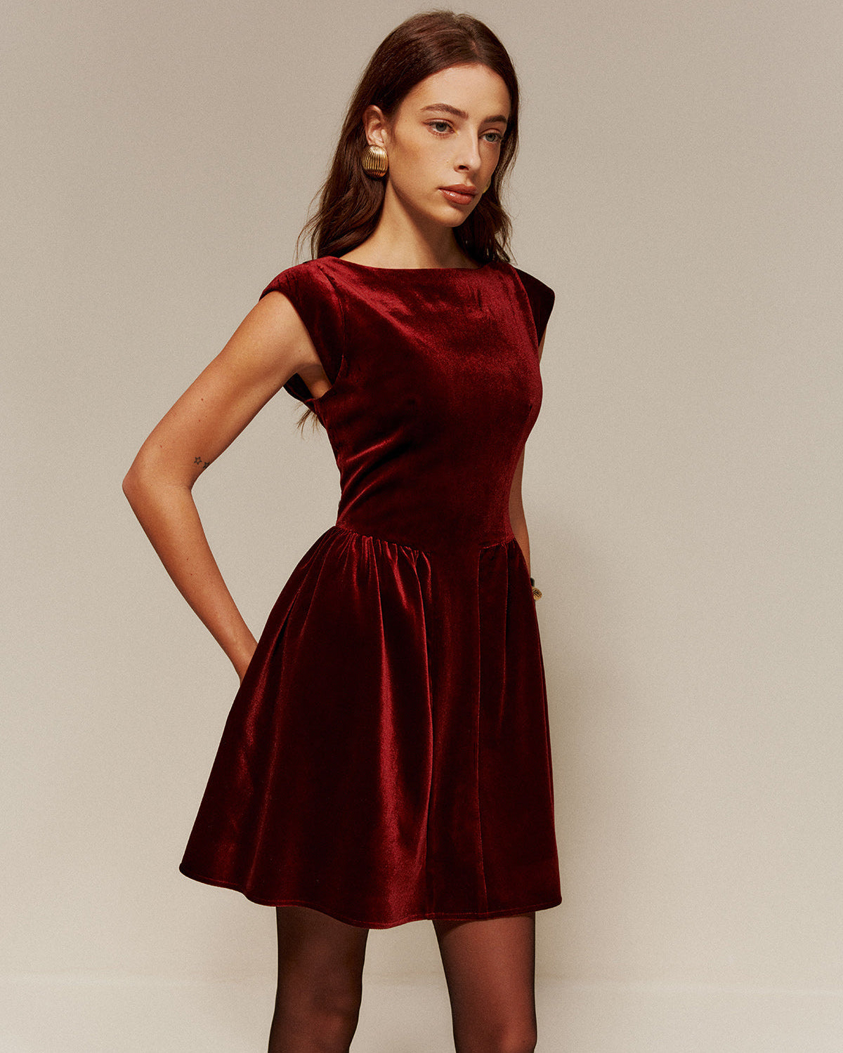 Kadife Pileli Askılı Kısa Elbise