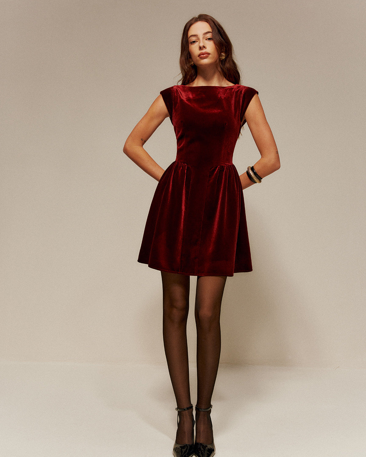 Kadife Pileli Askılı Kısa Elbise