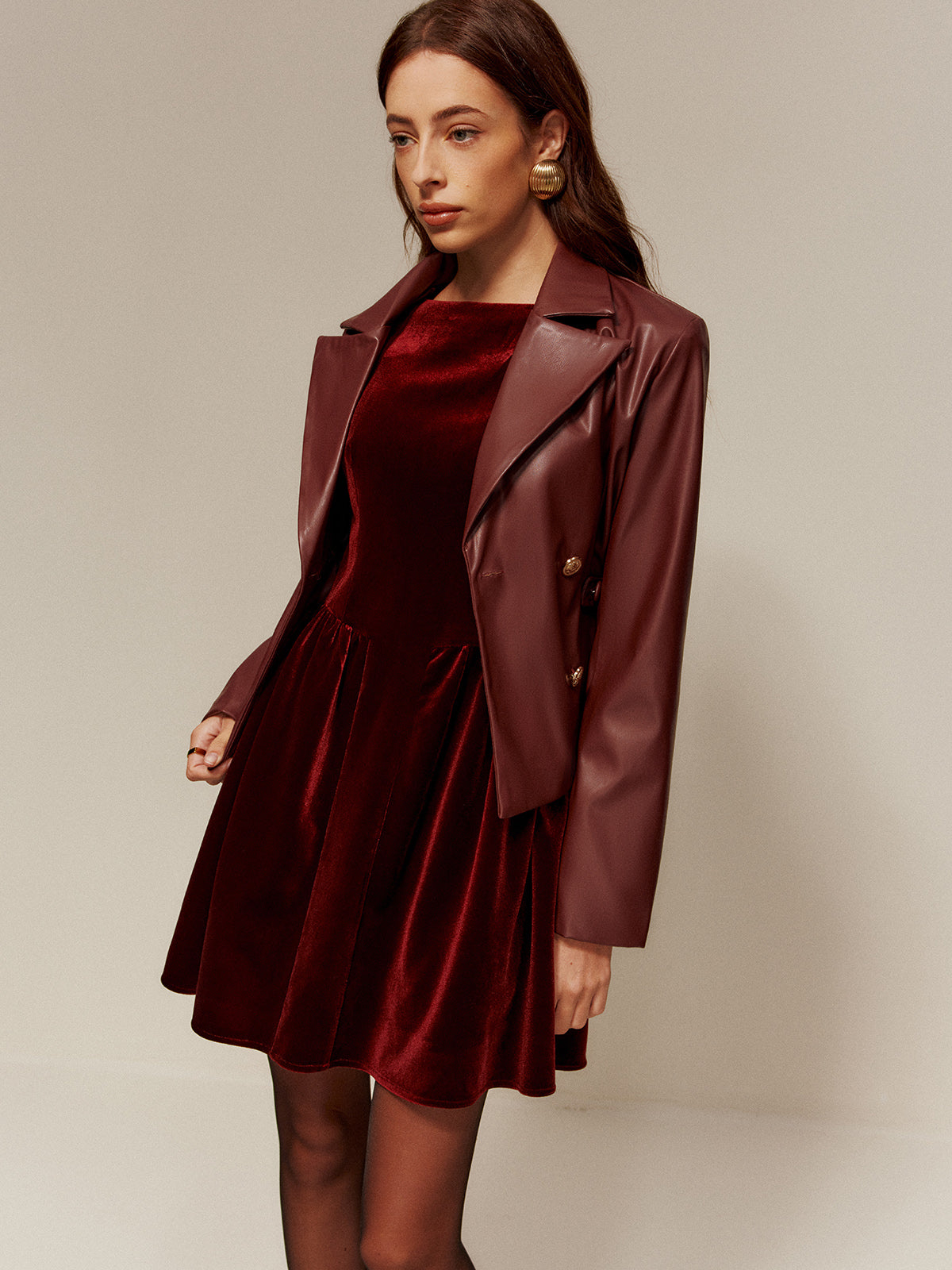 Kadife Pileli Askılı Kısa Elbise