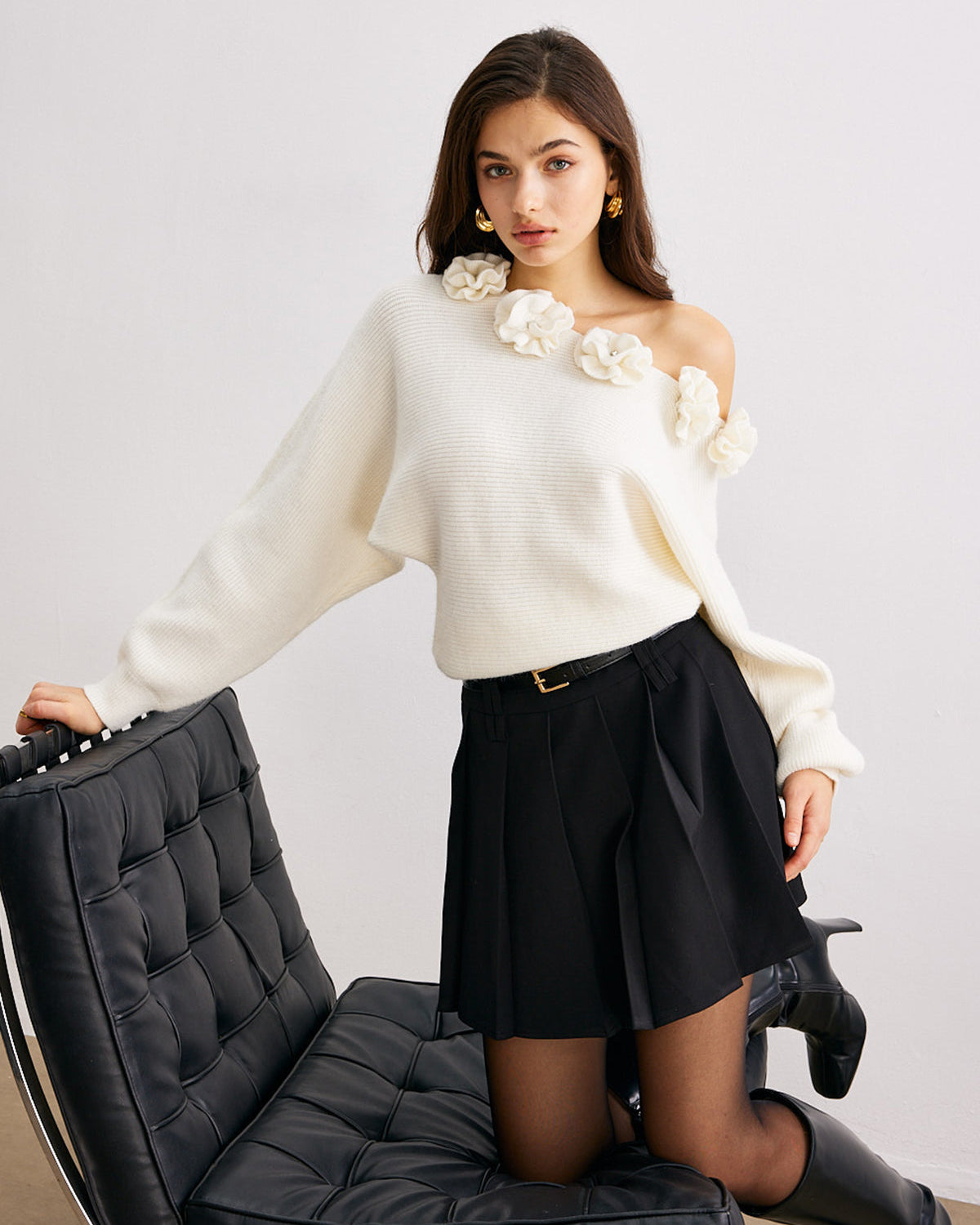 3D Çiçekli Omuzları Açık Kazak