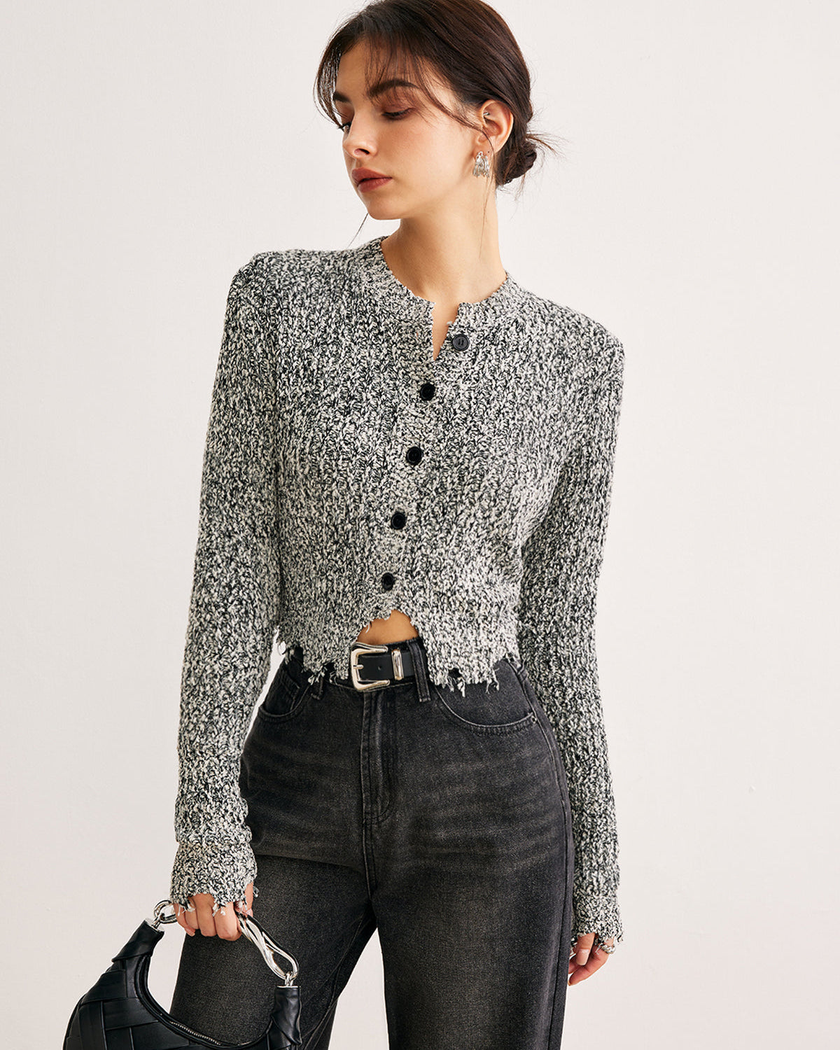 Püsküllü Paça Düğmeli Dar Triko Üst